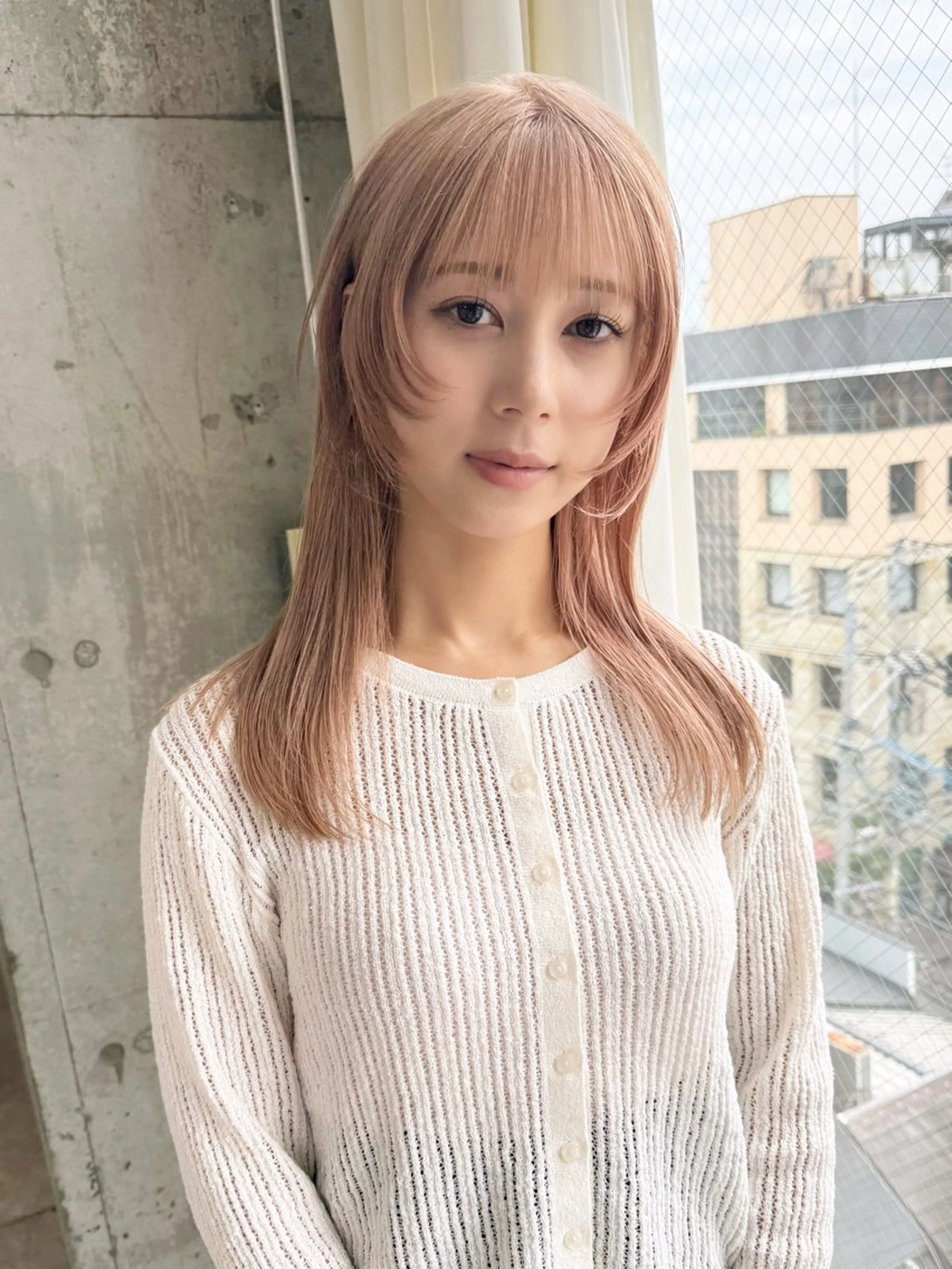 セミロング カラー バレイヤージュ ベージュカラー ブリーチ ケアブリーチ ハイライトカラー カット ヘアカラー トリートメント lani ブリーチ /ダブルカラーのヘアスタイル