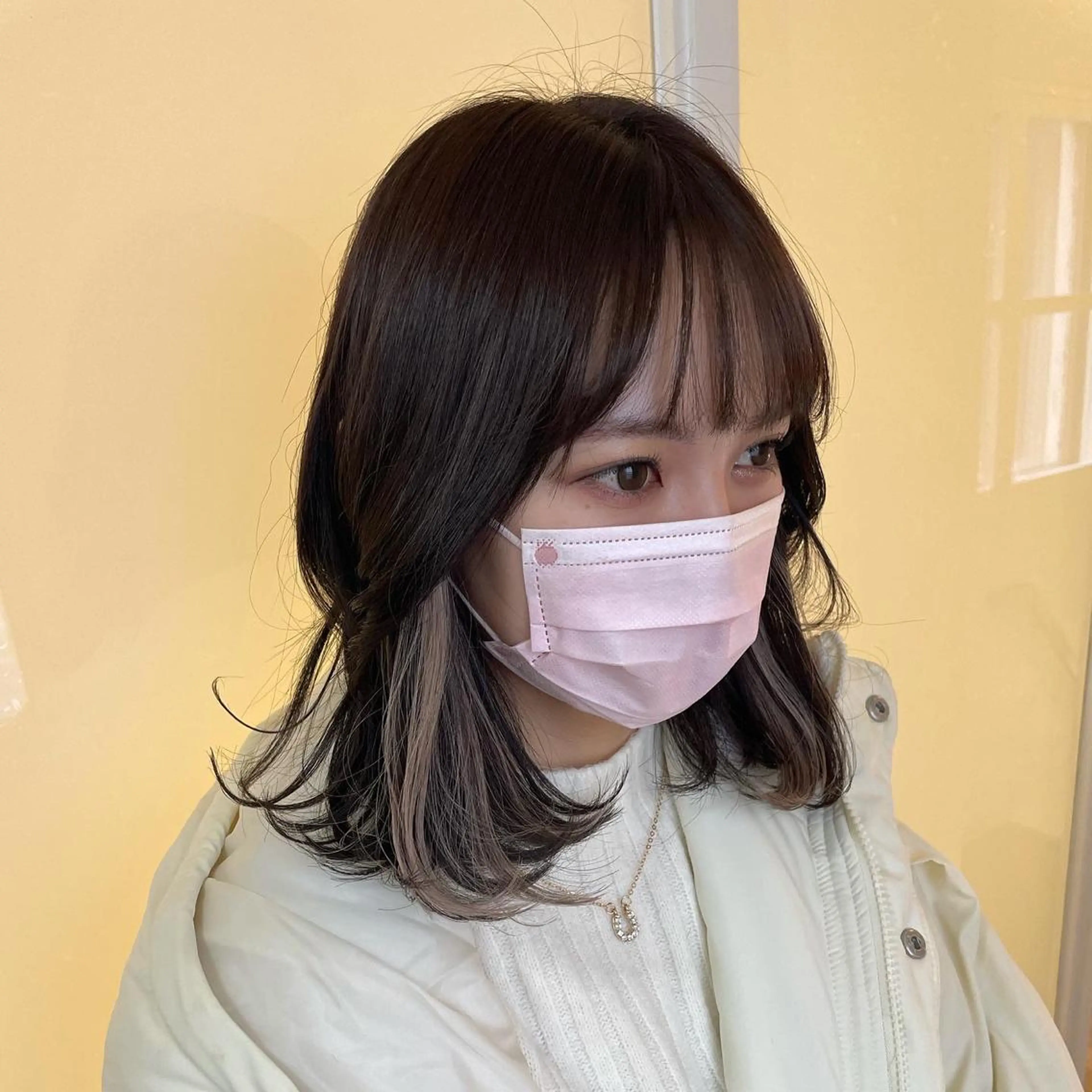 セミロング カラー イヤリングカラー エクステ . AYUKAのヘアスタイル