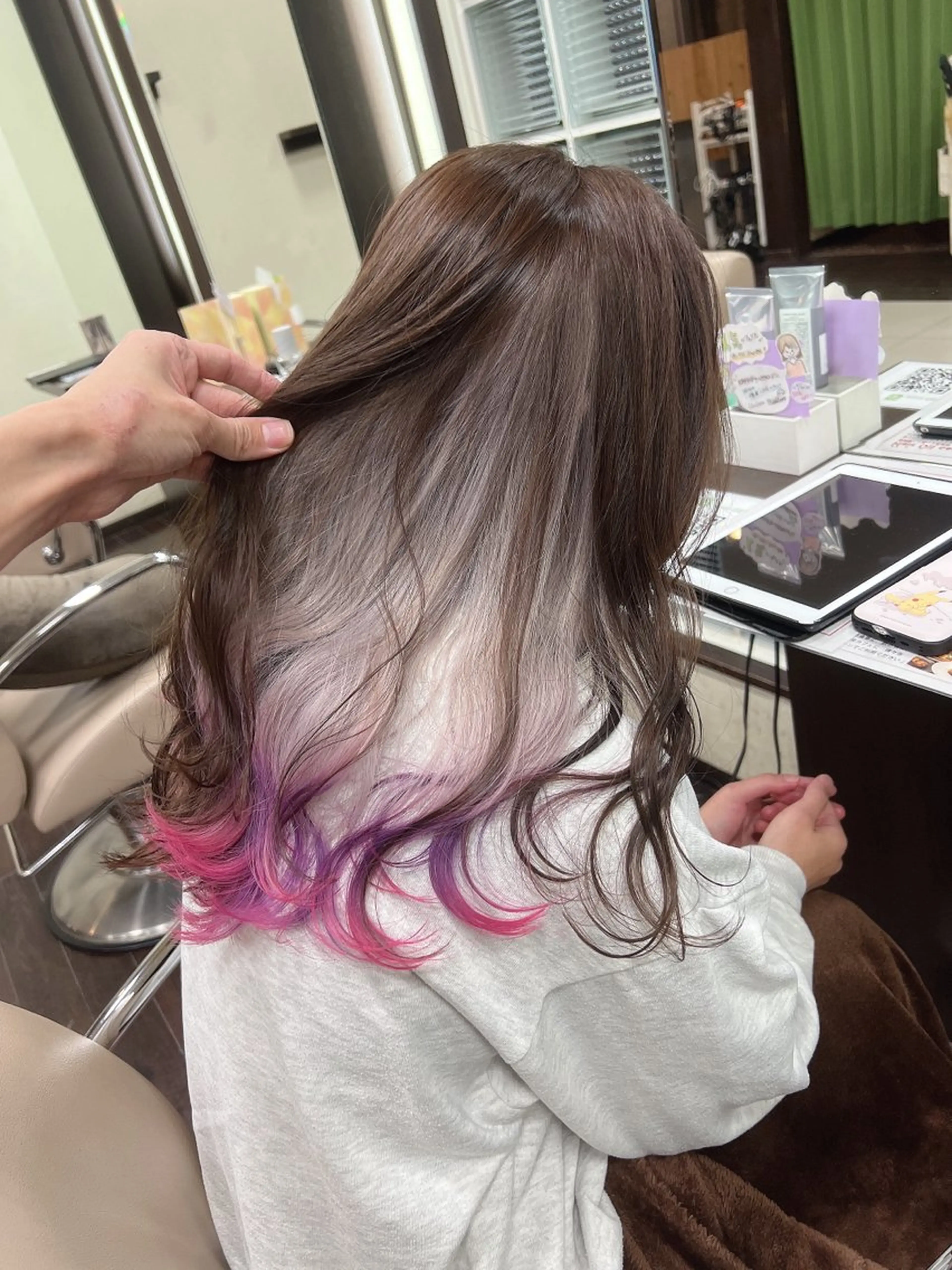 ロング カラー デザインカラー 具志 正太のヘアスタイル