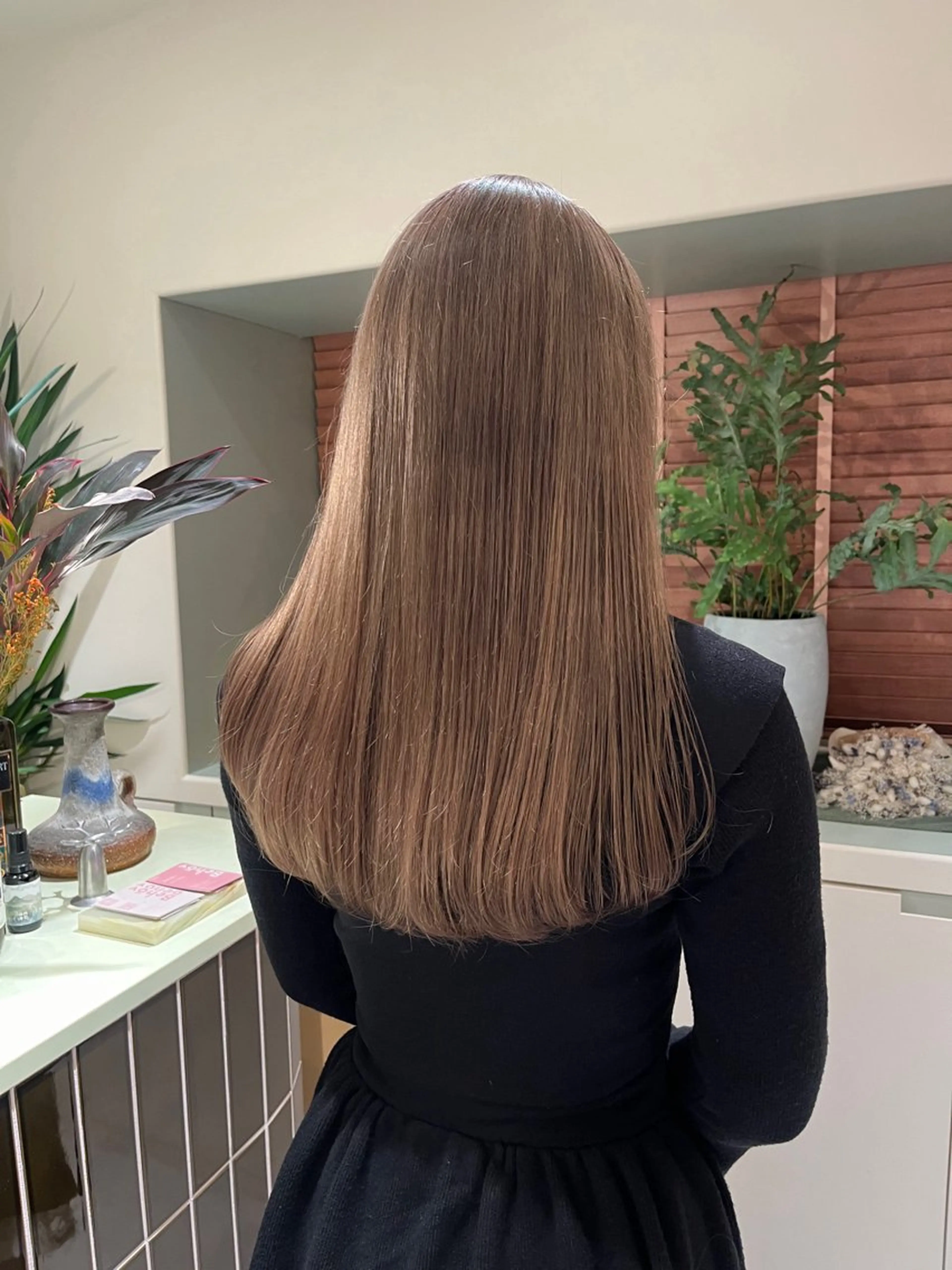 カラー 新井 楓梨のヘアスタイル