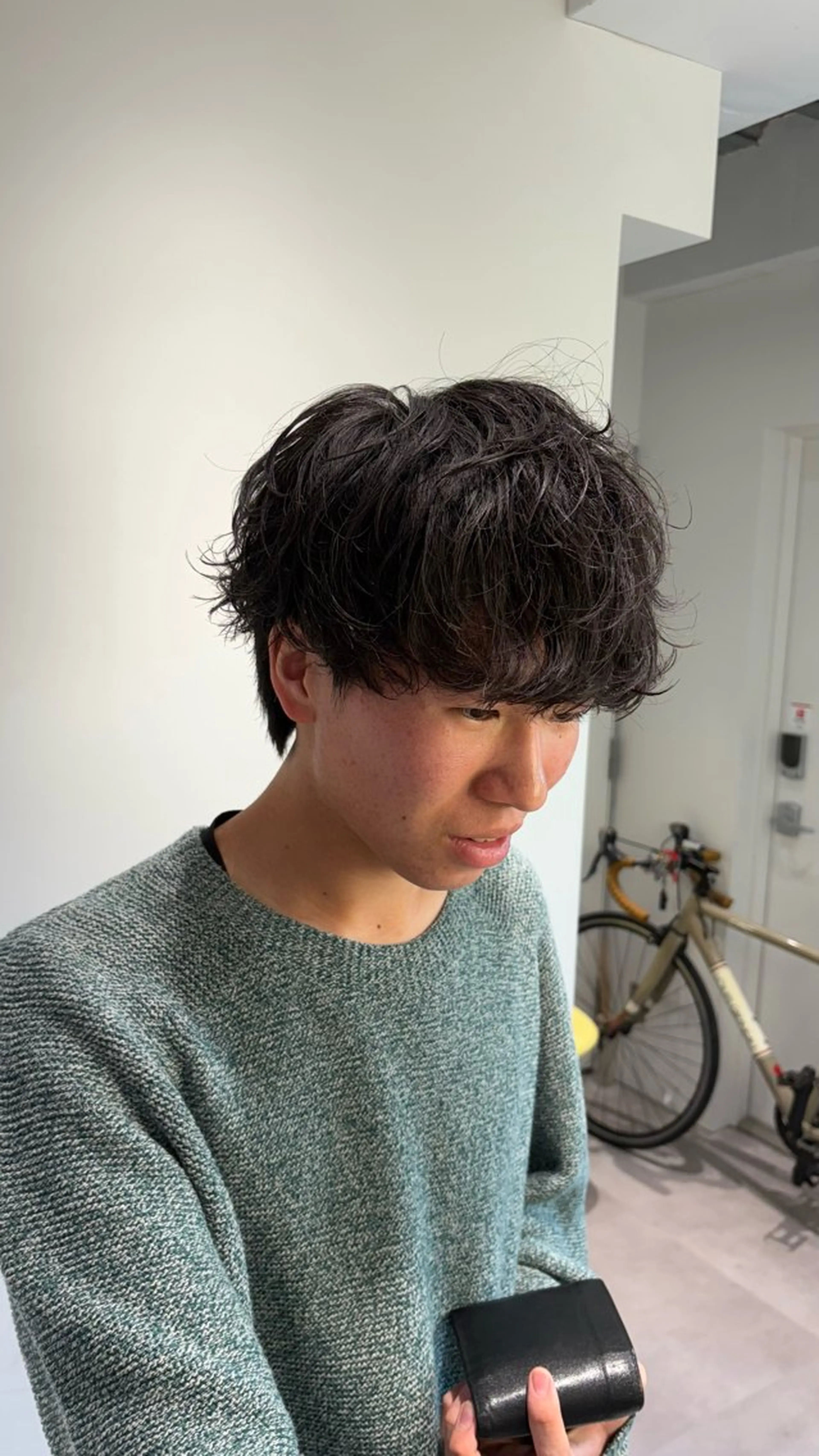 ミディアム パーマ メンズ ミディアムパーマ メンズパーマ カット パーマ 高橋 周のヘアスタイル