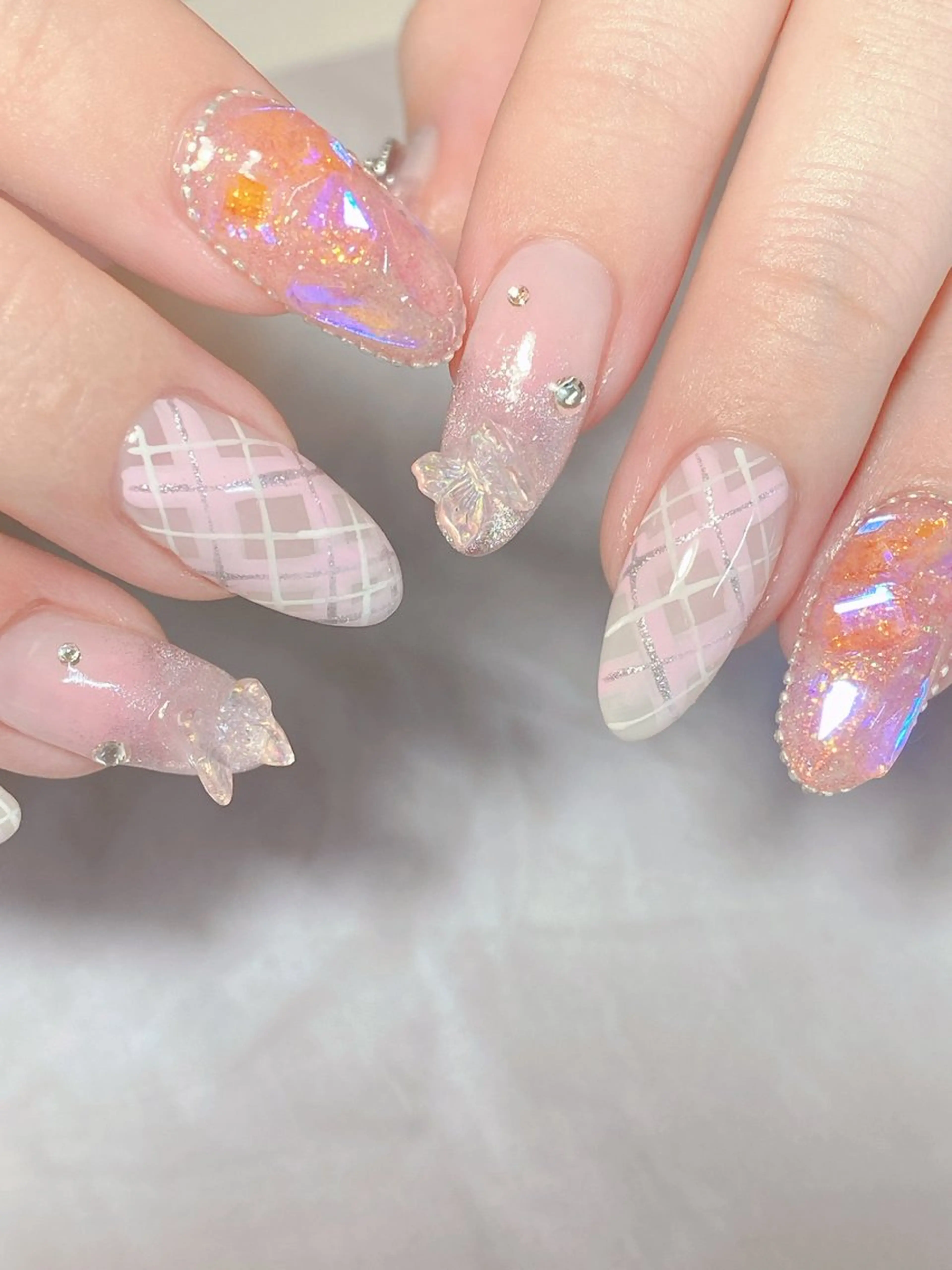 ネイル 氷ネイル・うるうるネイル 韓国ネイル ワンホンネイル 大人キレイ 𝑁𝑖𝑥𝑖𝑠のネイルデザイン