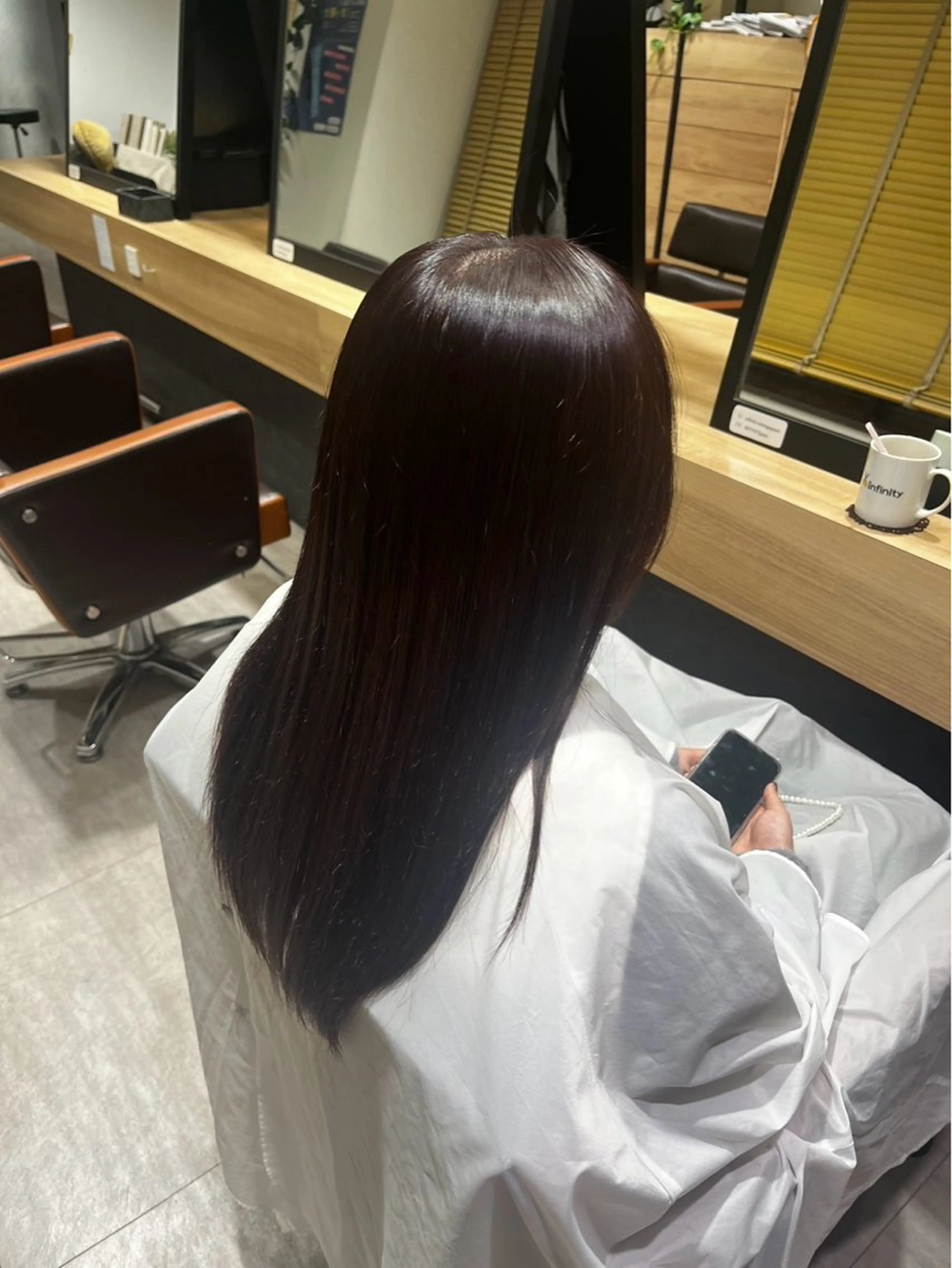 ロング カラー 繁田 光優のヘアスタイル