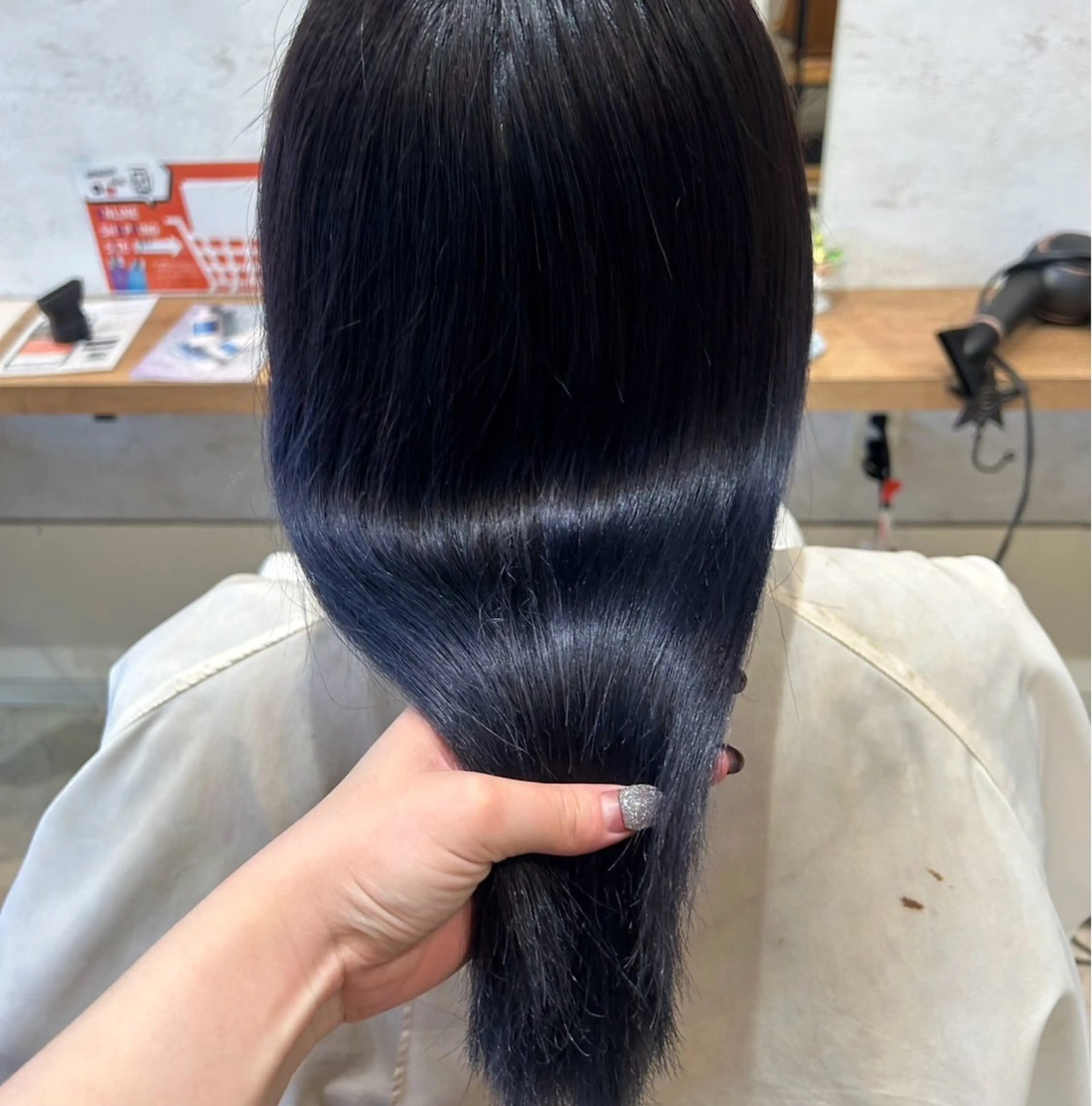 セミロング カラー 黒髪 ブルーカラー ブルーブラック 透明感カラー メンズパーマ✨️村越 雄斗のヘアスタイル