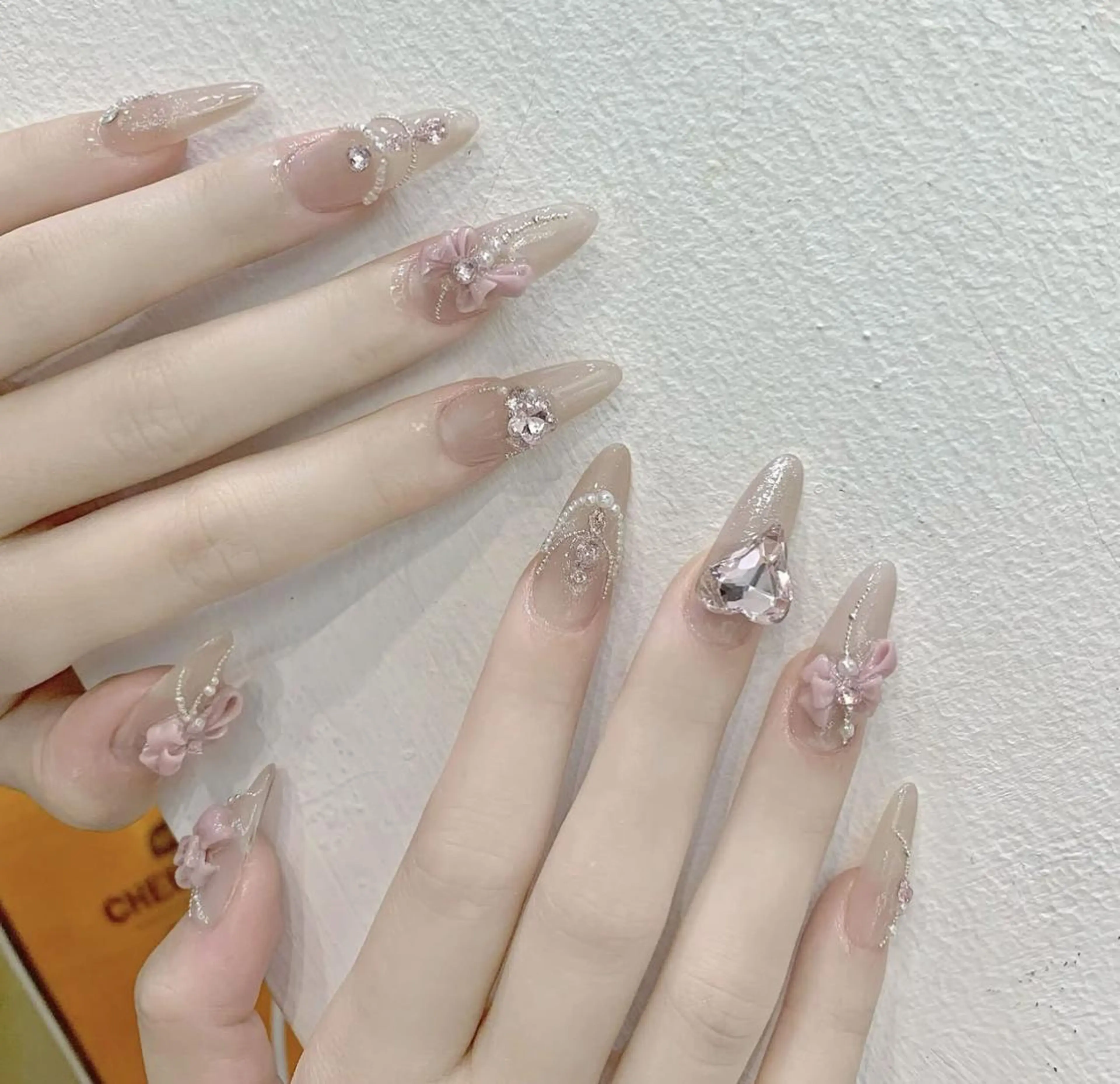 ネイル アートネイル 長さ出し ネイルチップ Queens 新宿本店のネイルデザイン