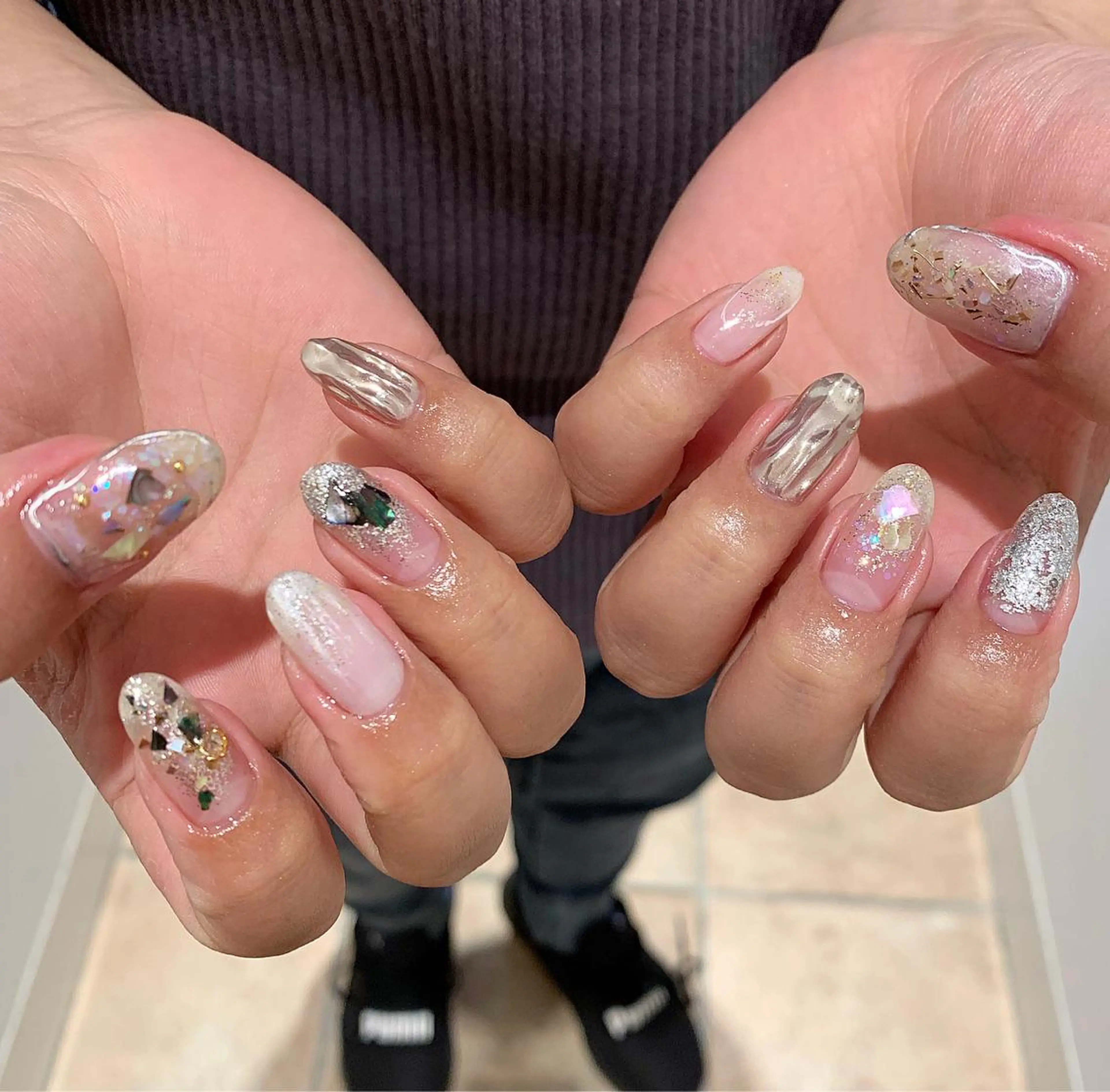 ネイル クリアネイル ニュアンスネイル ハンドネイル 佐藤 穂乃香のネイルデザイン