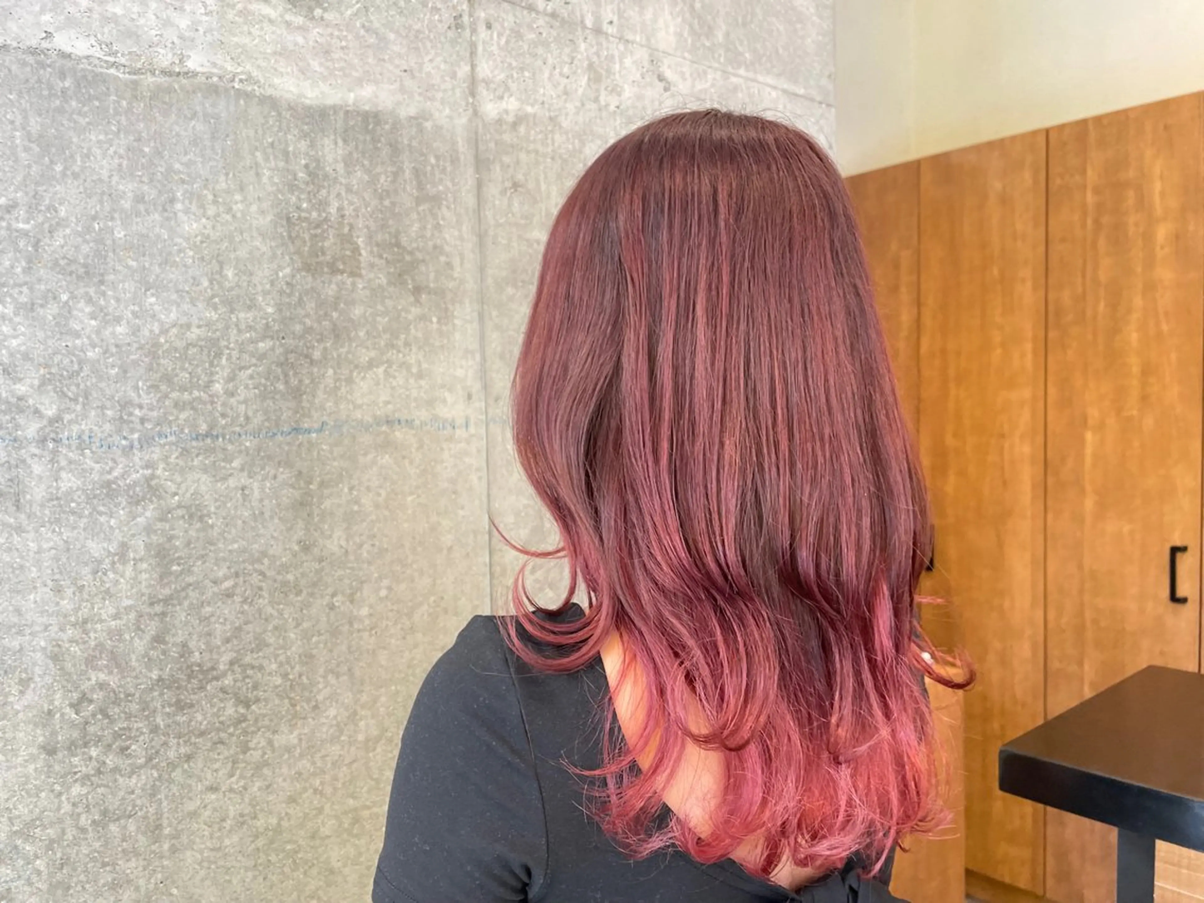 セミロング カラー 塩崎 明菜のヘアスタイル