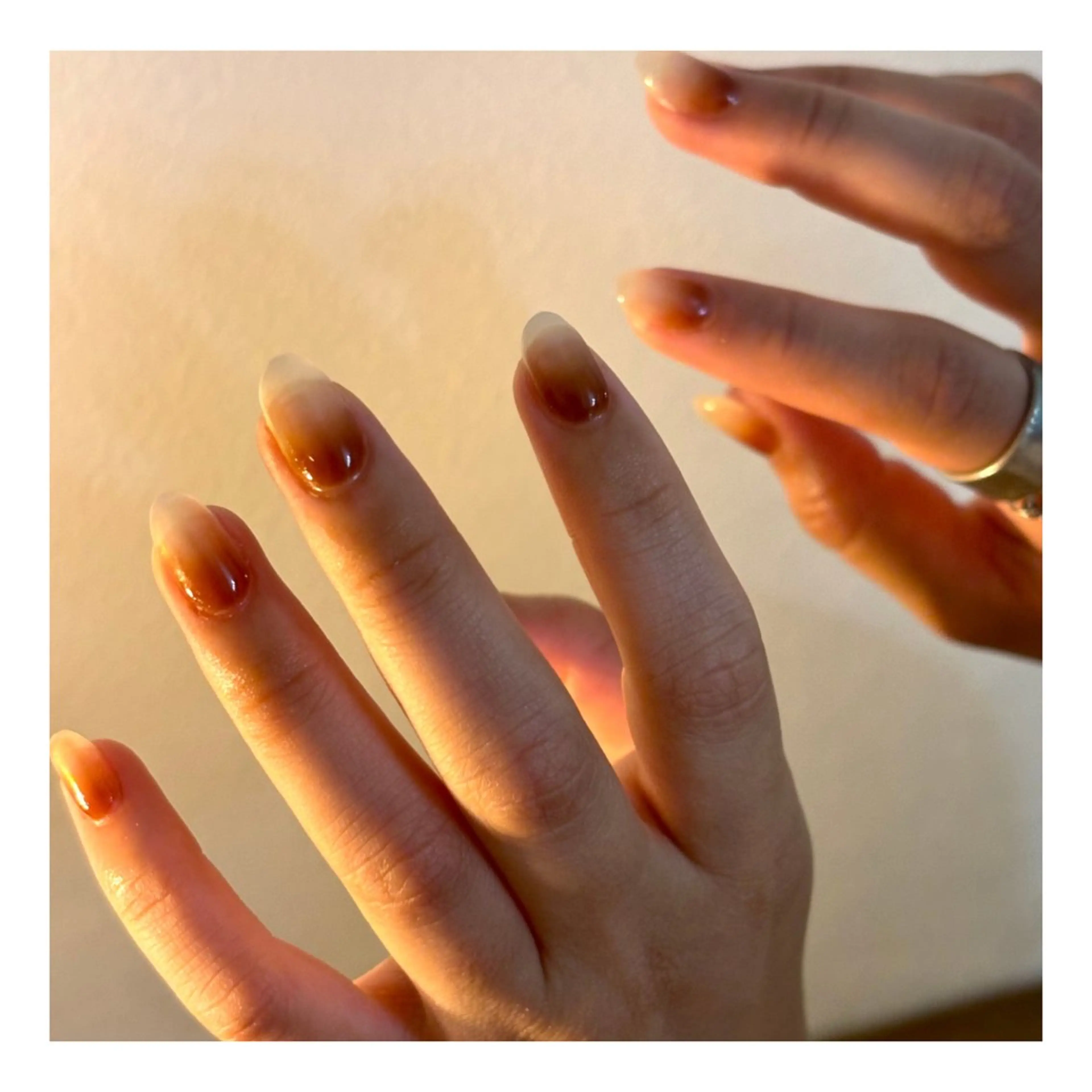 ネイル オーロラネイル ハンドネイル Elio 国泰寺のネイルデザイン