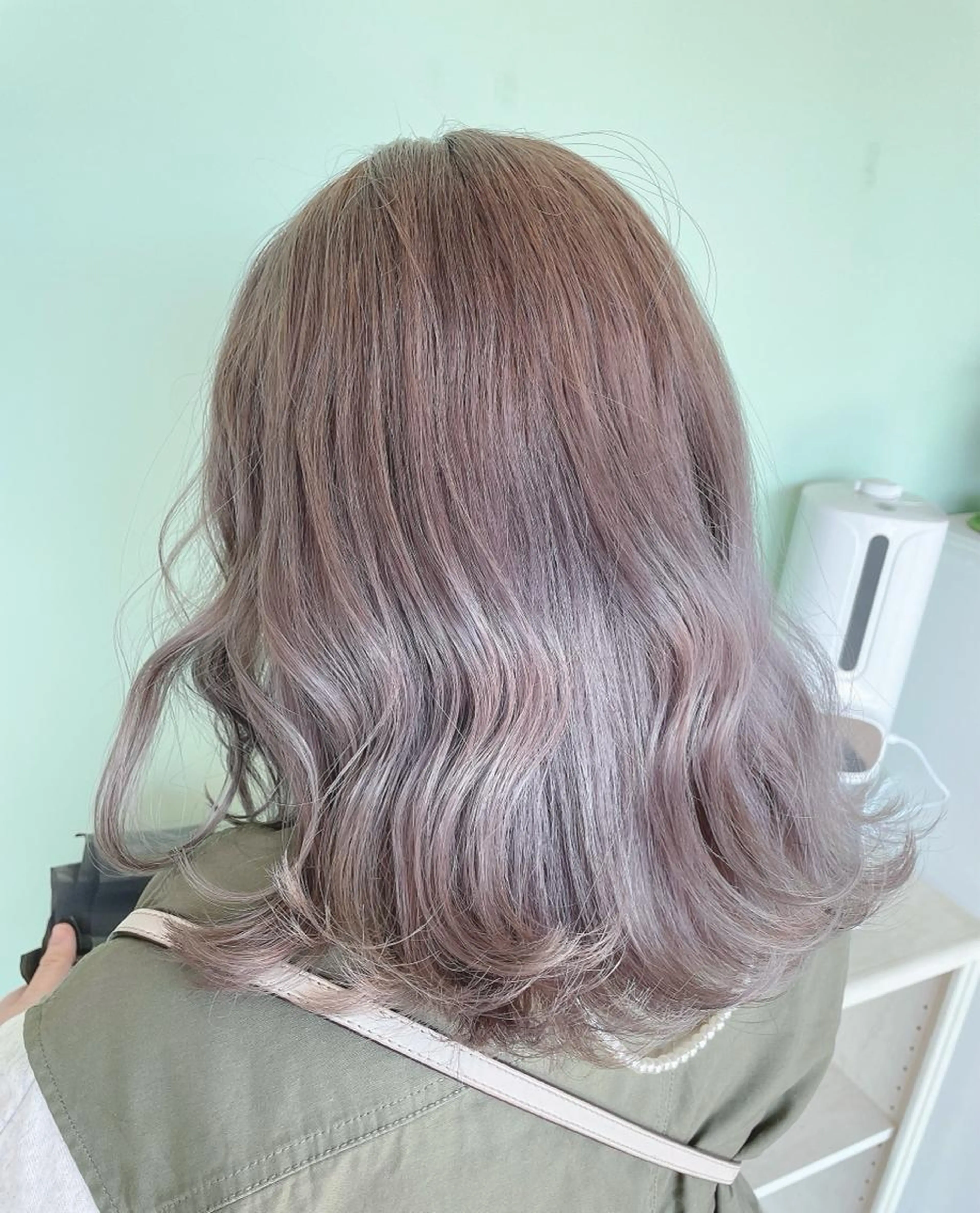 【ミルクティーベージュにしたい方👱🏻♀️✨】ブリーチ+追いブリーチ+ヘアカラー(シャンプーブロー込み)の写真