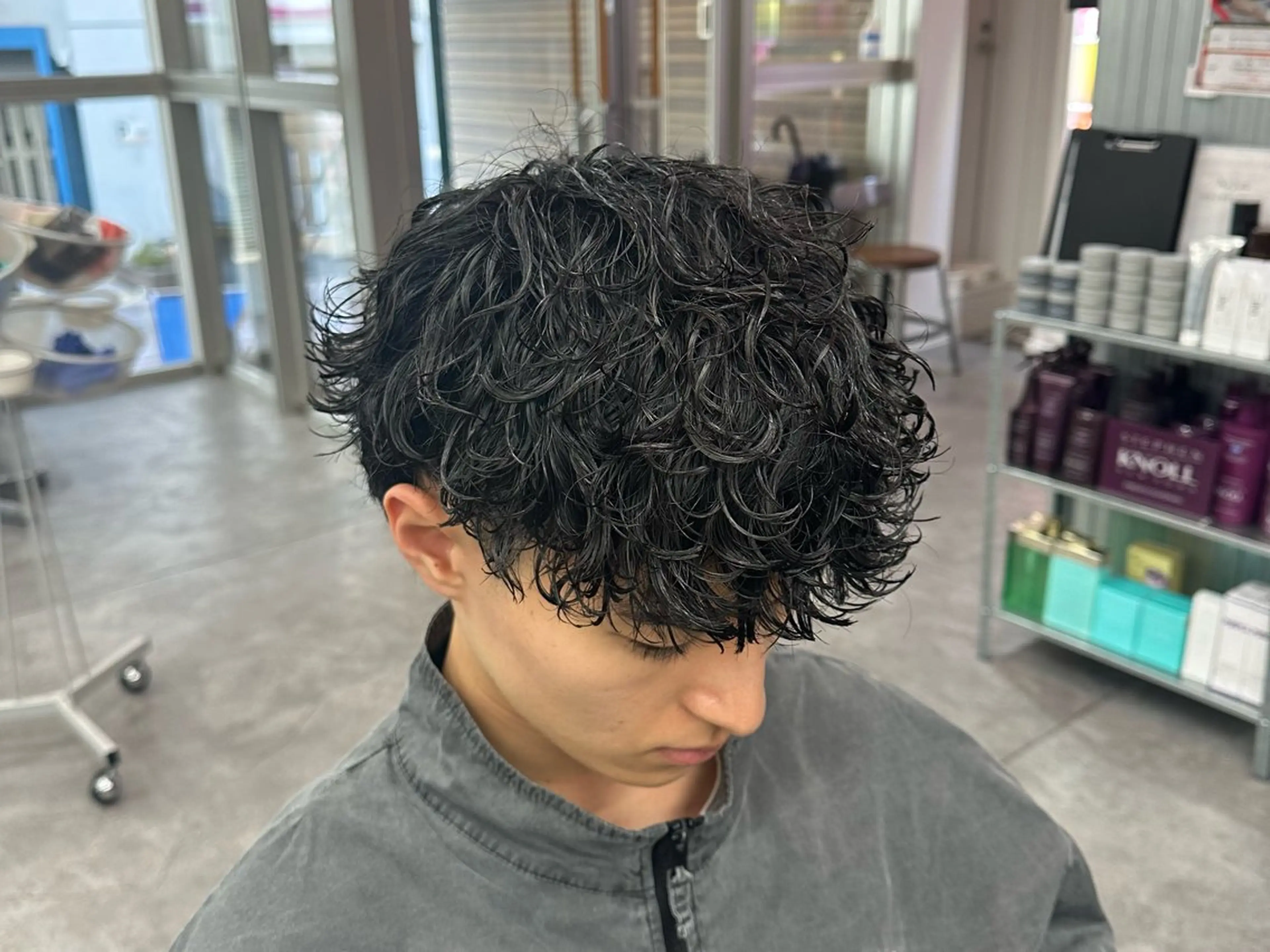 ショート カラー パーマ メンズ メンズパーマ 波巻きパーマ スパイラルパーマ カット パーマ トリートメント 🔥漢髪特化メンズ マネージャーYUKIのヘアスタイル