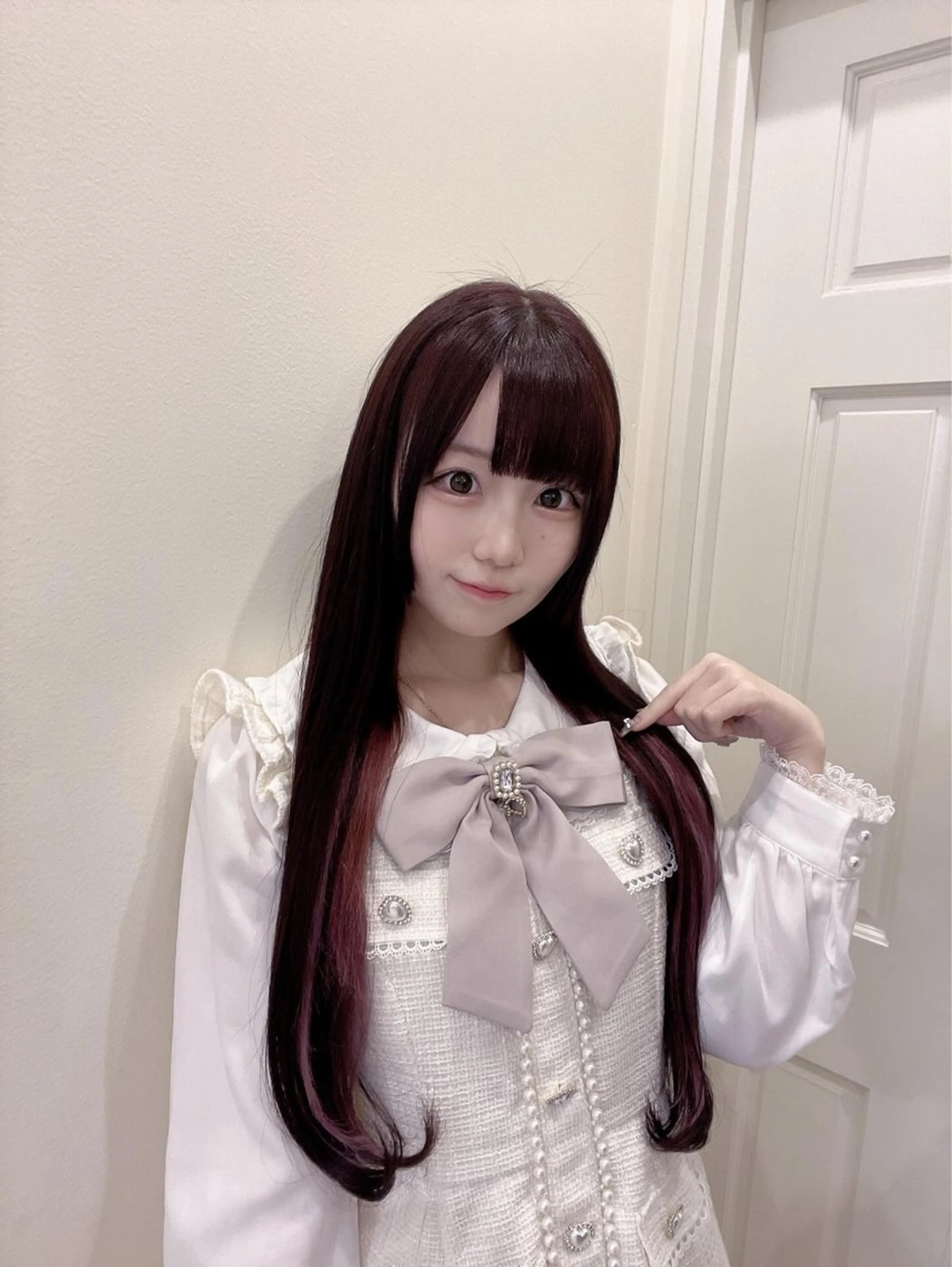 ロング カラー インナーカラー ヘアカラー トリートメント りく　レイヤーカット ケアブリーチのヘアスタイル