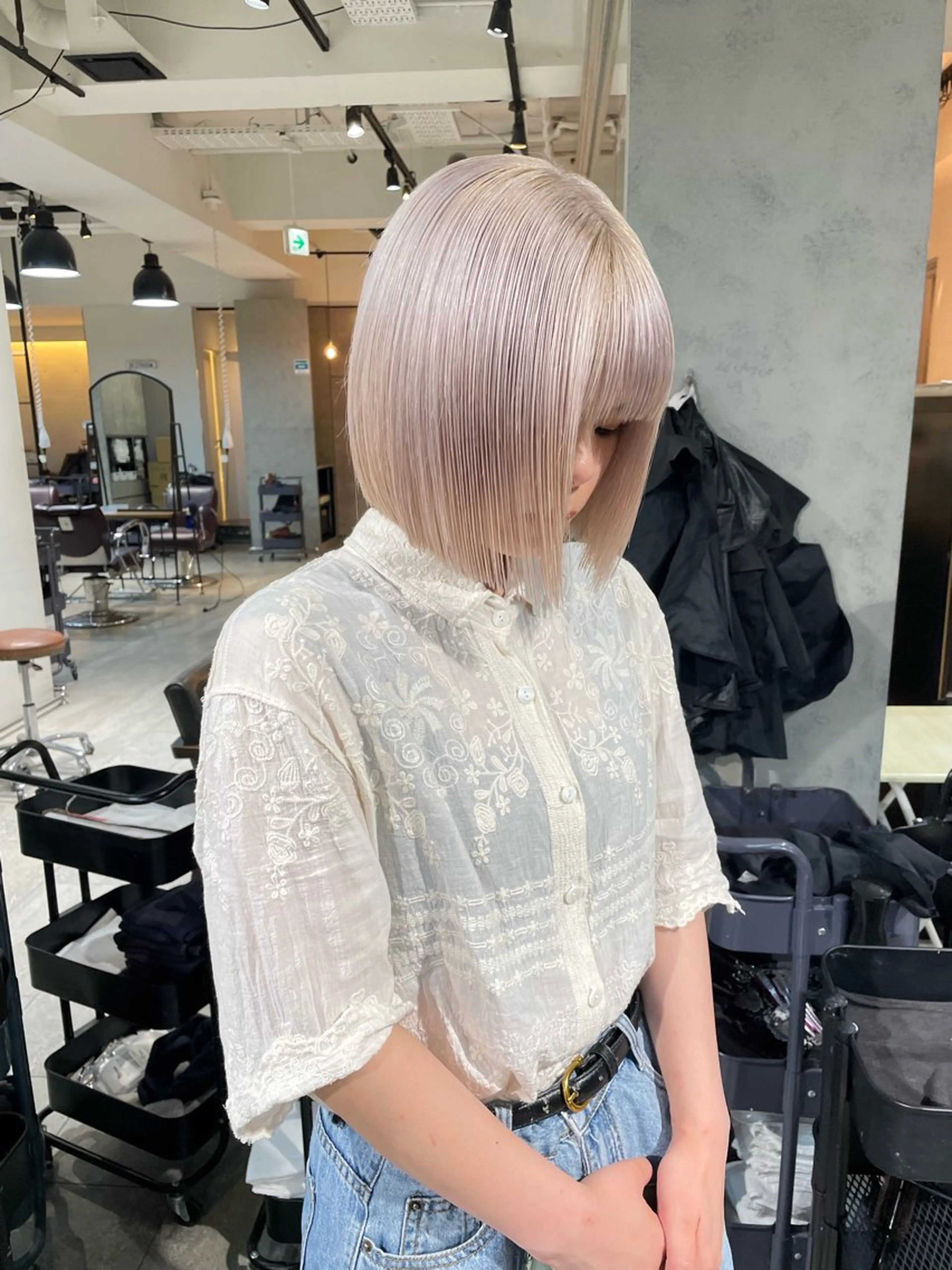 ショート カラー カット ヘアカラー トリートメント ヘアセット 💜ハイトーン💛 マジカルかいちゃんのヘアスタイル