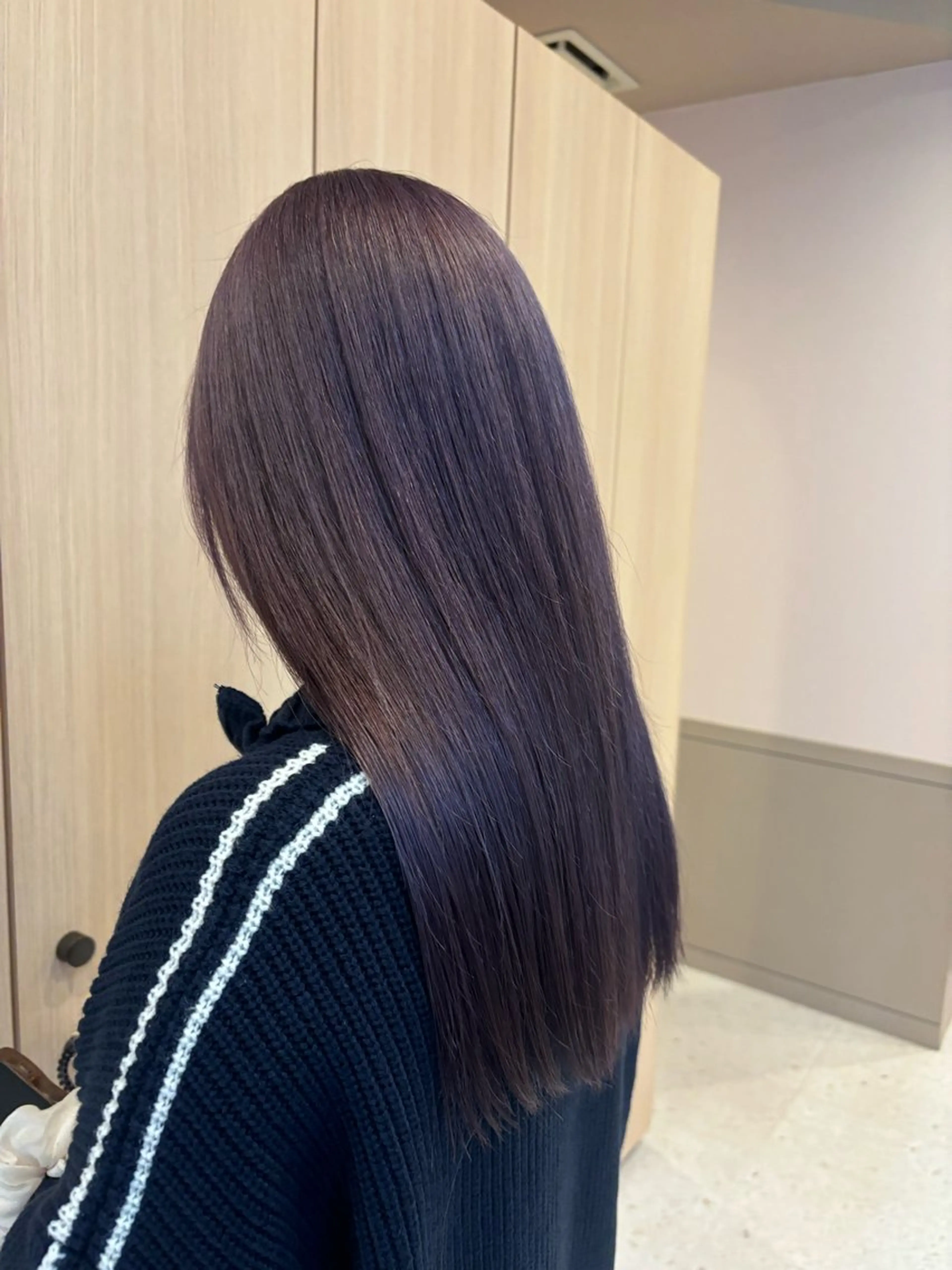 セミロング パープルカラー rio .のヘアスタイル