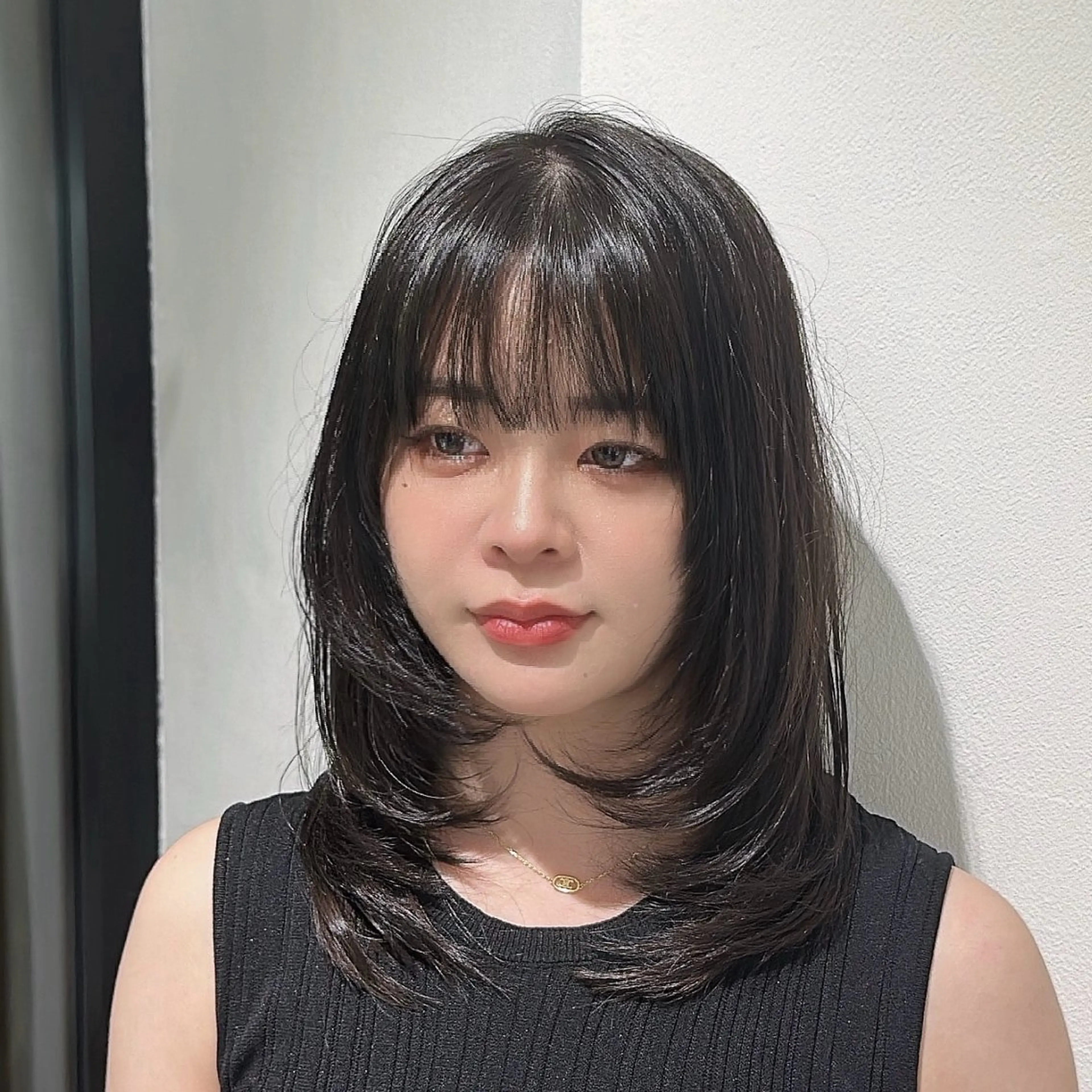 セミロング カラー 透明感カラー グレージュ レイヤーカット レイヤー/グレージュ メンズパーマのヘアスタイル