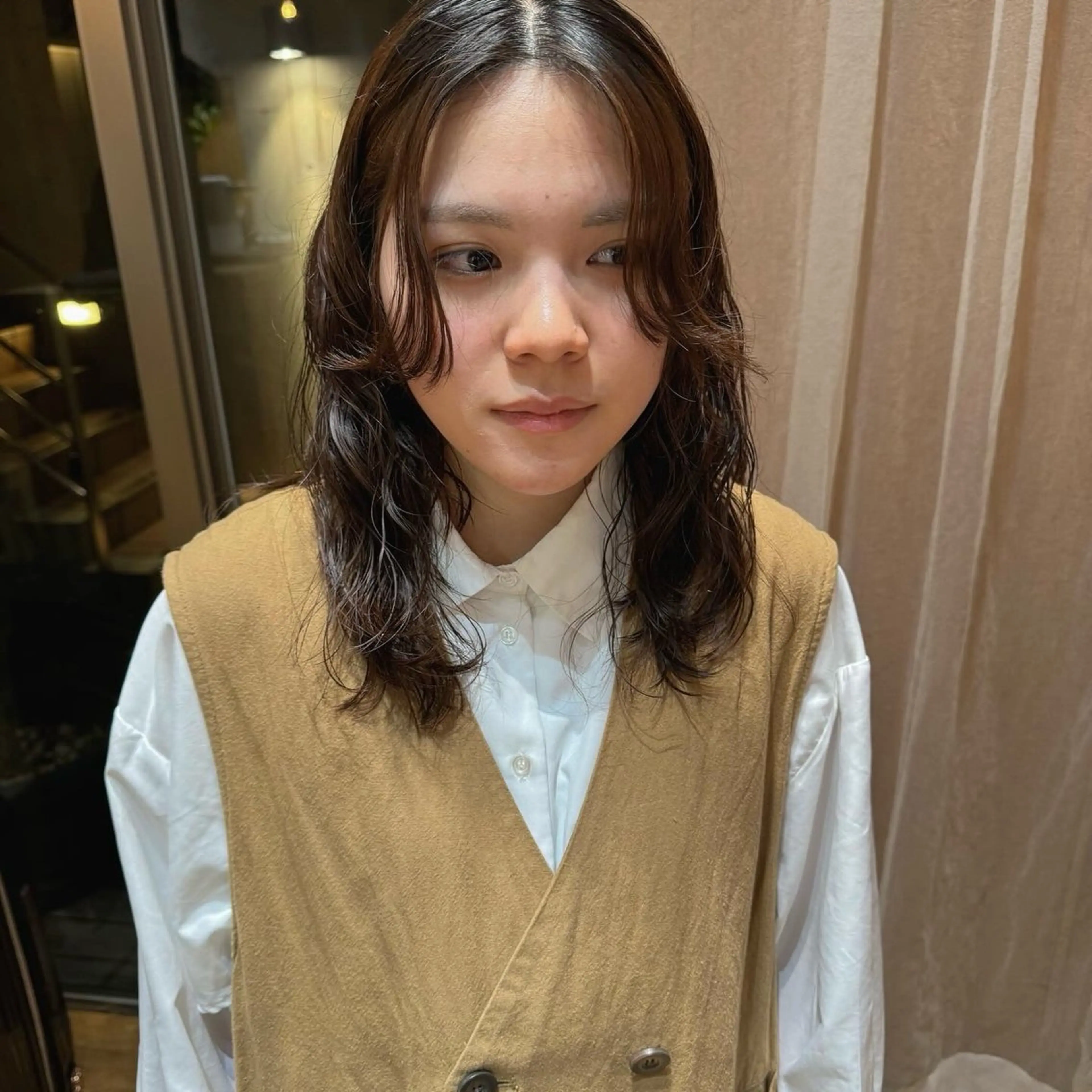 ミディアム ミディアムパーマ 縮毛矯正 トリートメント カット パーマ 大橋 芽衣のヘアスタイル