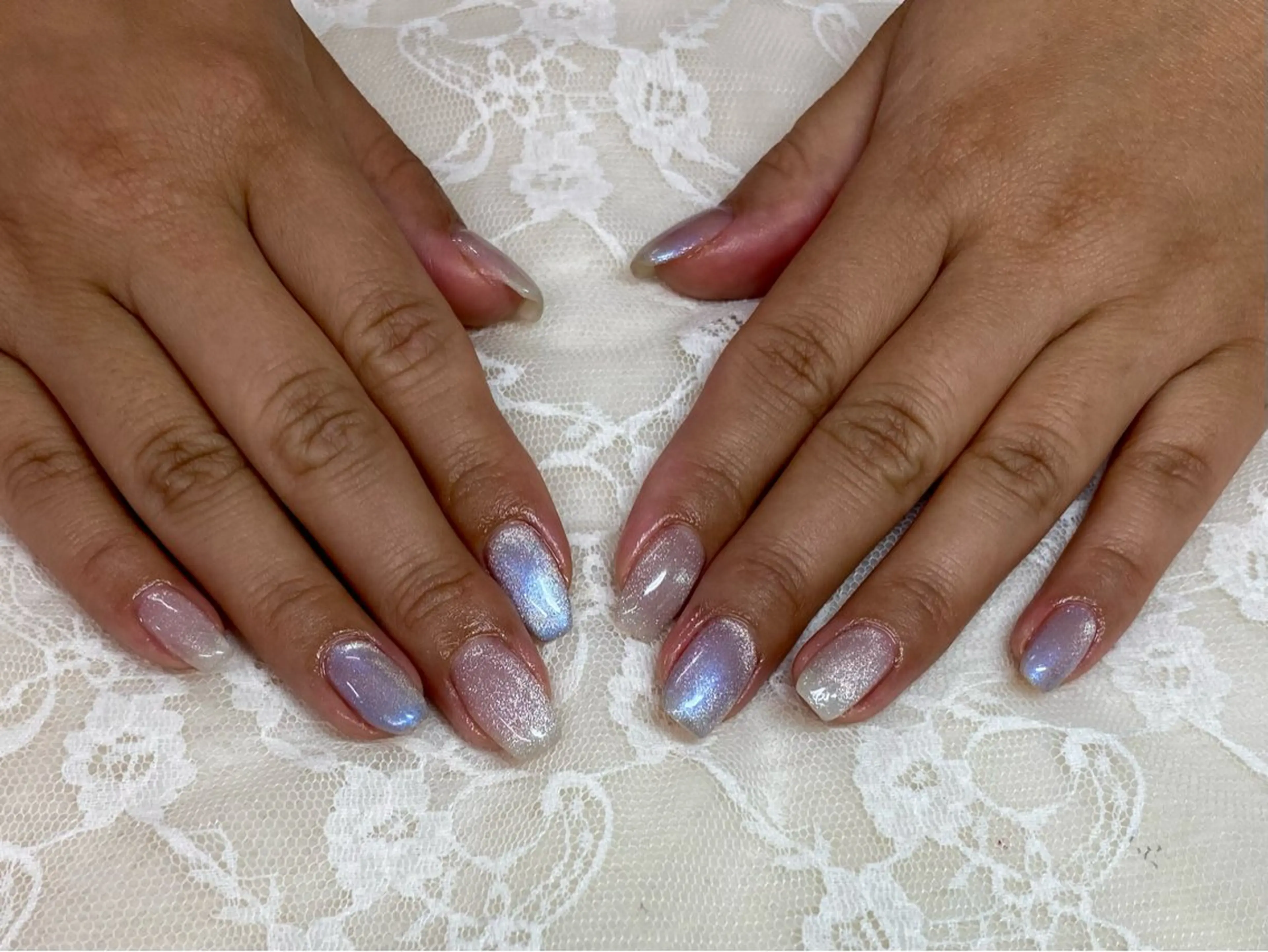 ネイル 水色 マグネットネイル ホワイト ハンドネイル フットネイル Epokku ネイルサロンのネイルデザイン