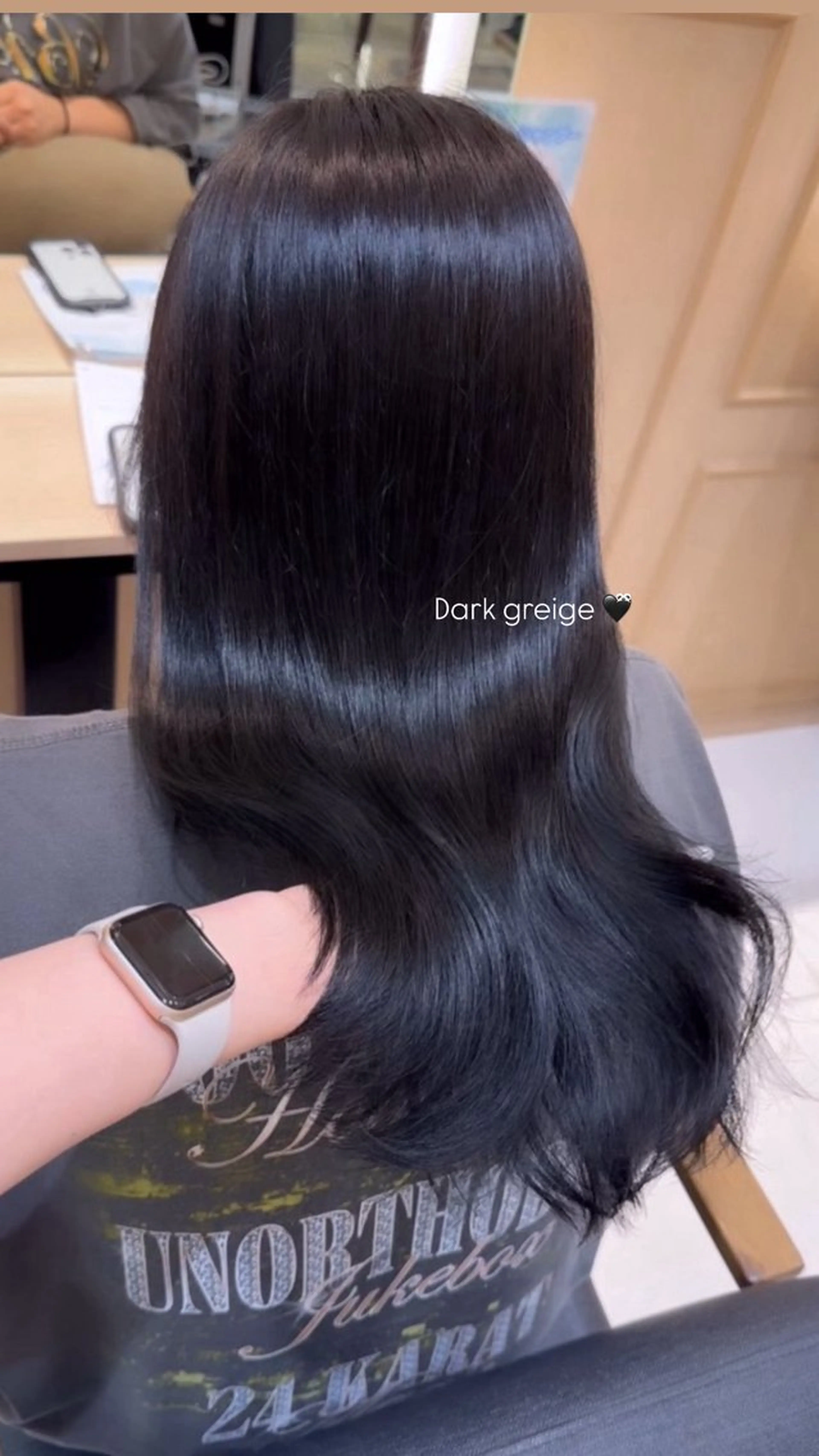 ロング カラー ヘアカラー 透明感ベージュ× レイヤーSayu🎀のヘアスタイル