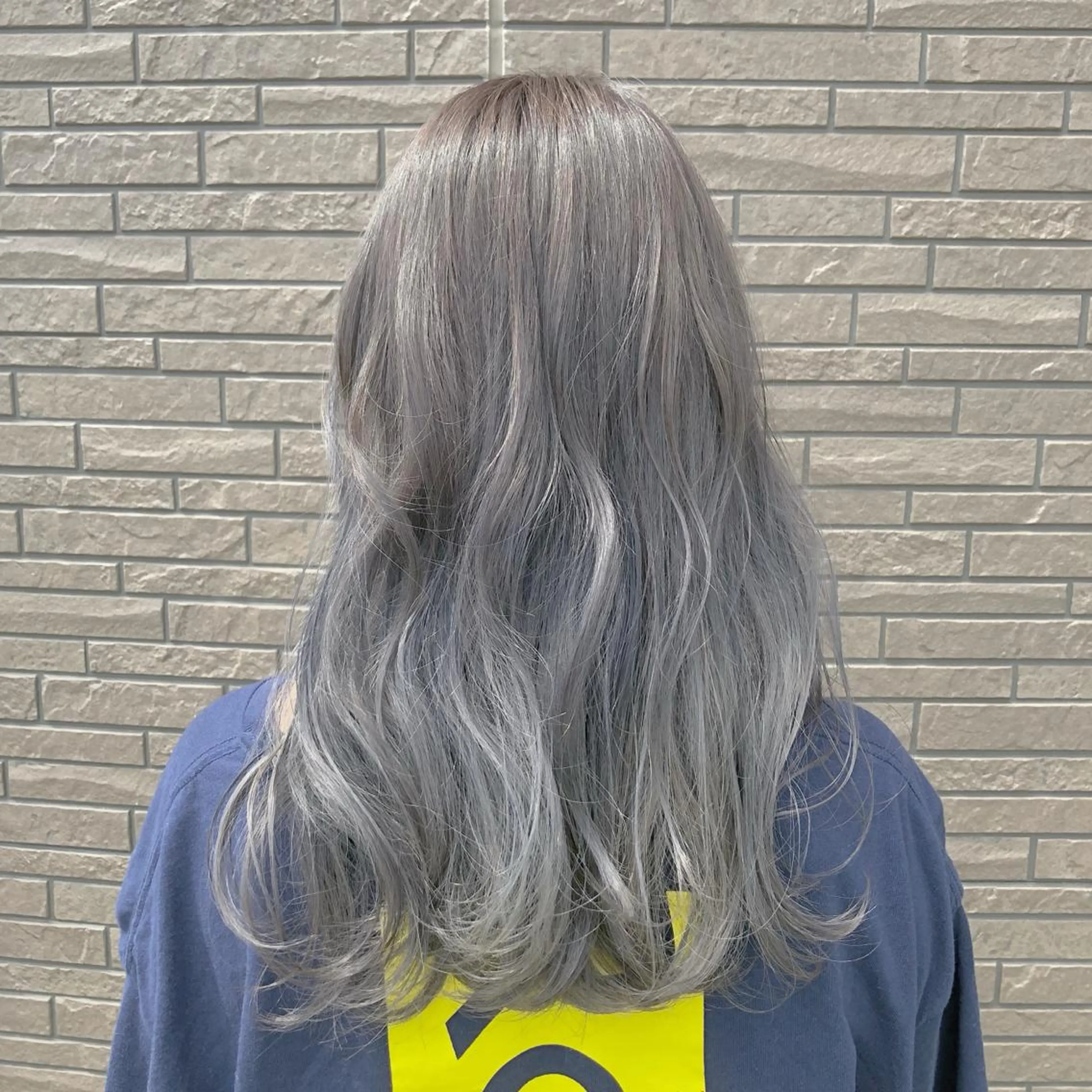 ミディアム カラー ブリーチ アンドウ ユウ/ レイヤーカット/韓国のヘアスタイル