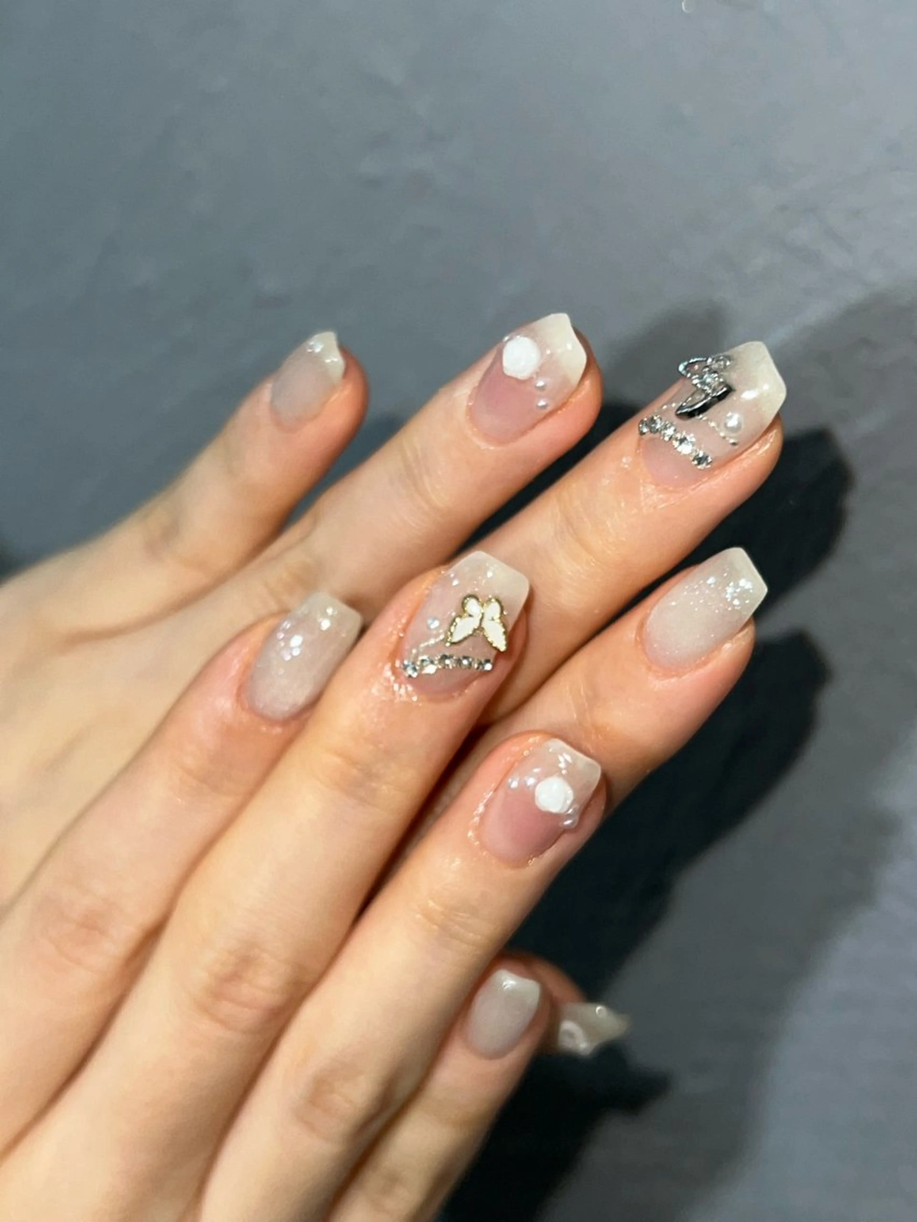 ネイル ハンドネイル Hata nail 🎀個性派ニュアンスのネイルデザイン