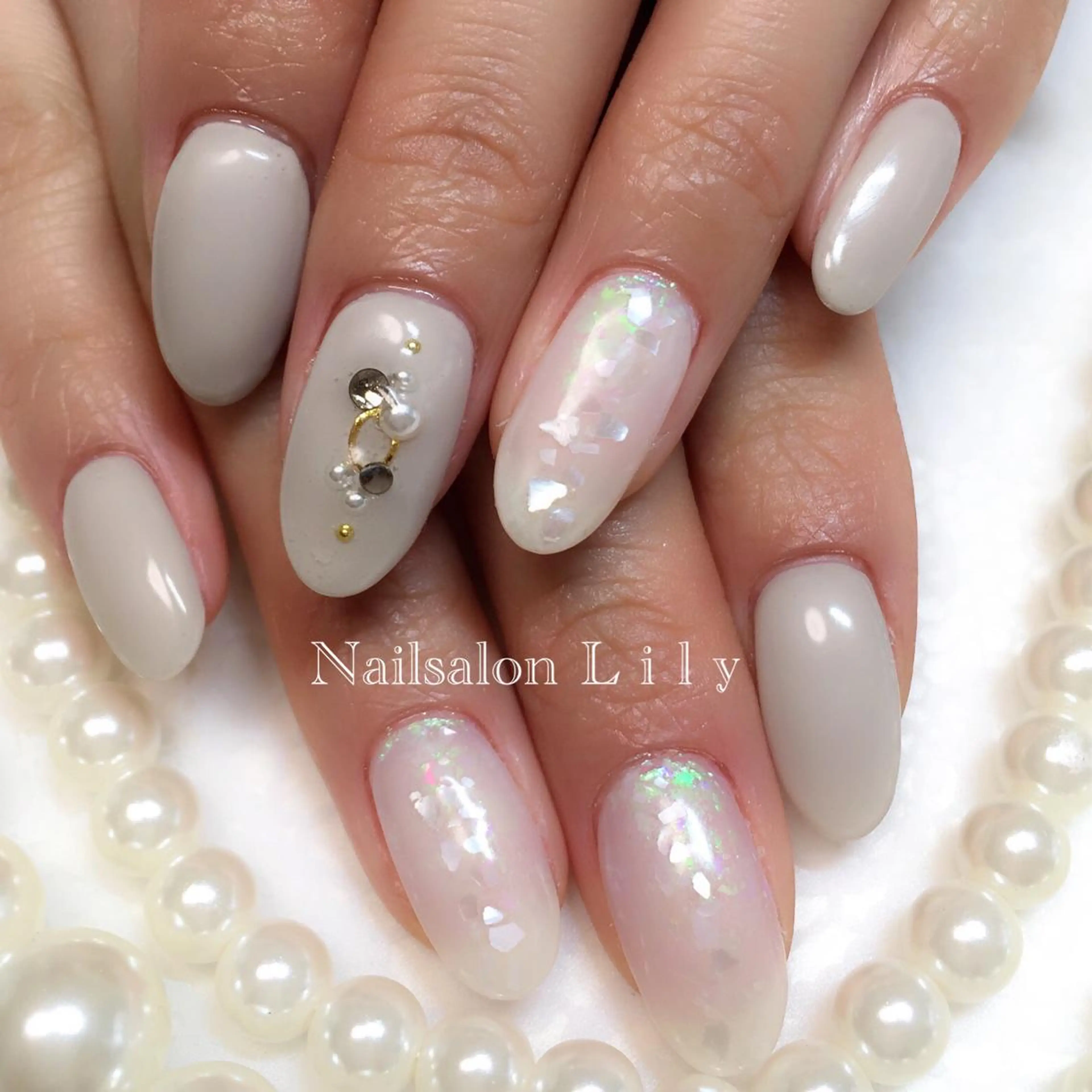 ネイル オーロラネイル キラキラネイル ミラーネイル Lily*nail 🌻Mii🌻のネイルデザイン