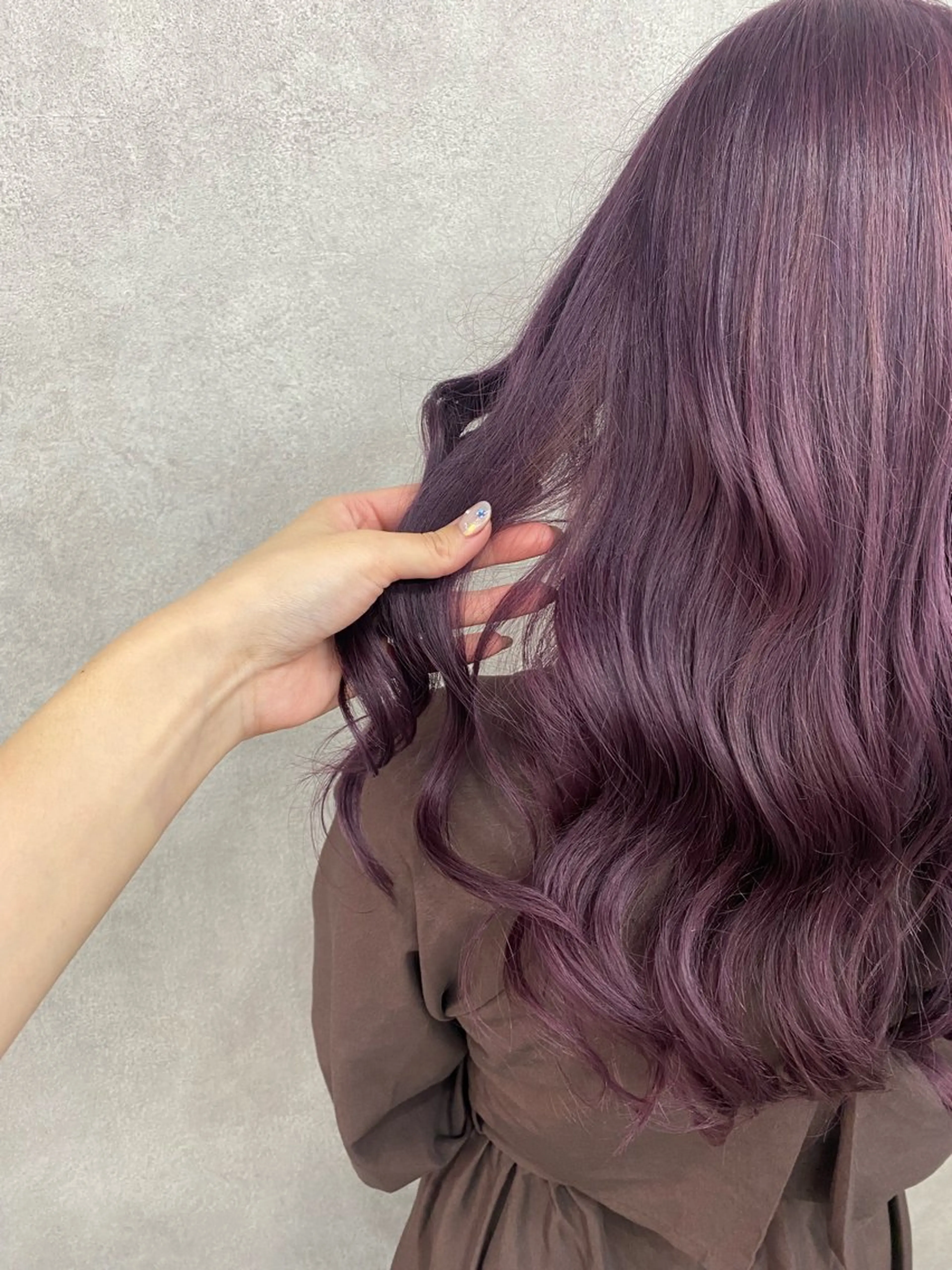 セミロング 🩶西 雪乃/透明感 くすみカラー🫧のヘアスタイル