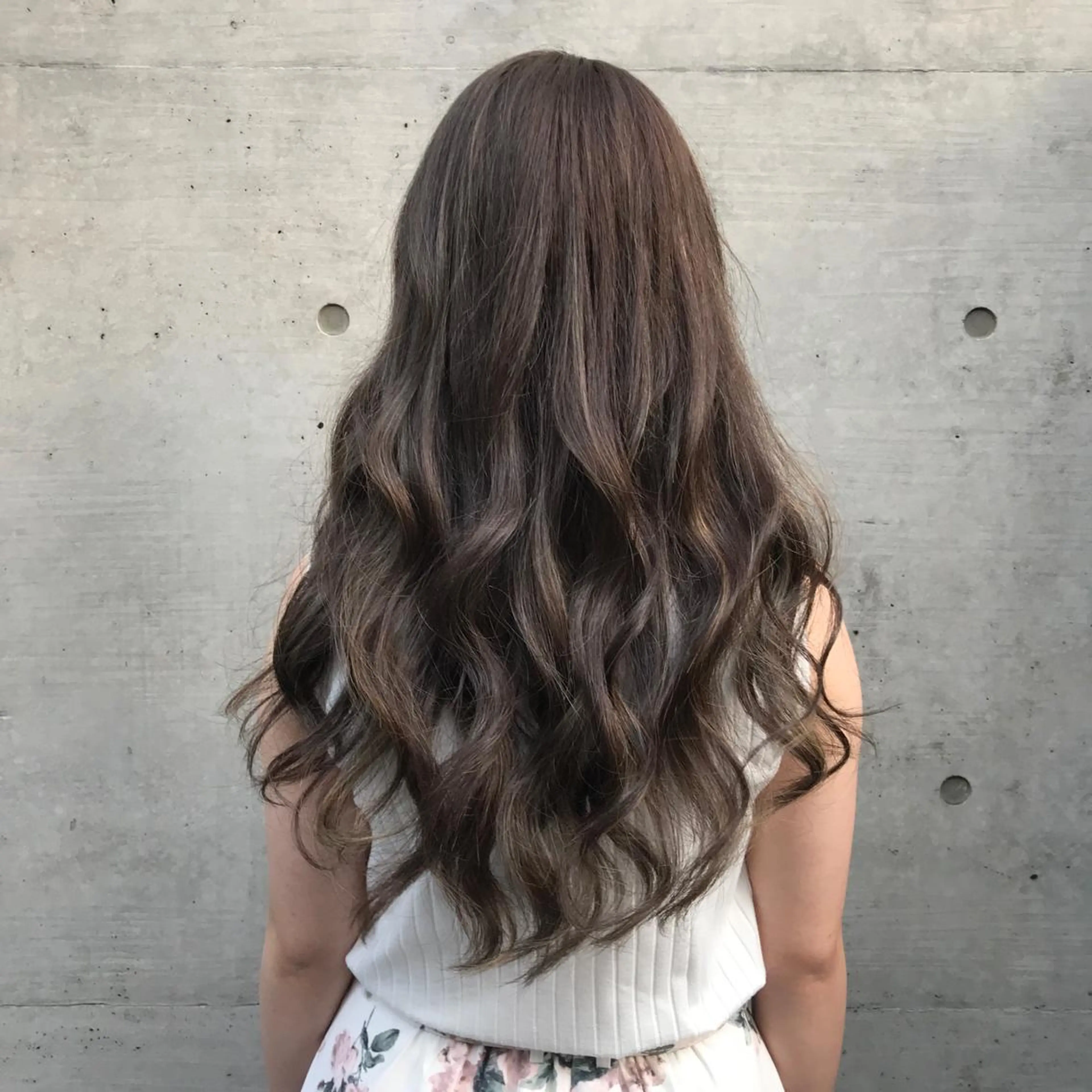ロング カラー ベージュカラー ブリーチ グレージュ ハイライトカラー ハイライト 佐野 智史のヘアスタイル