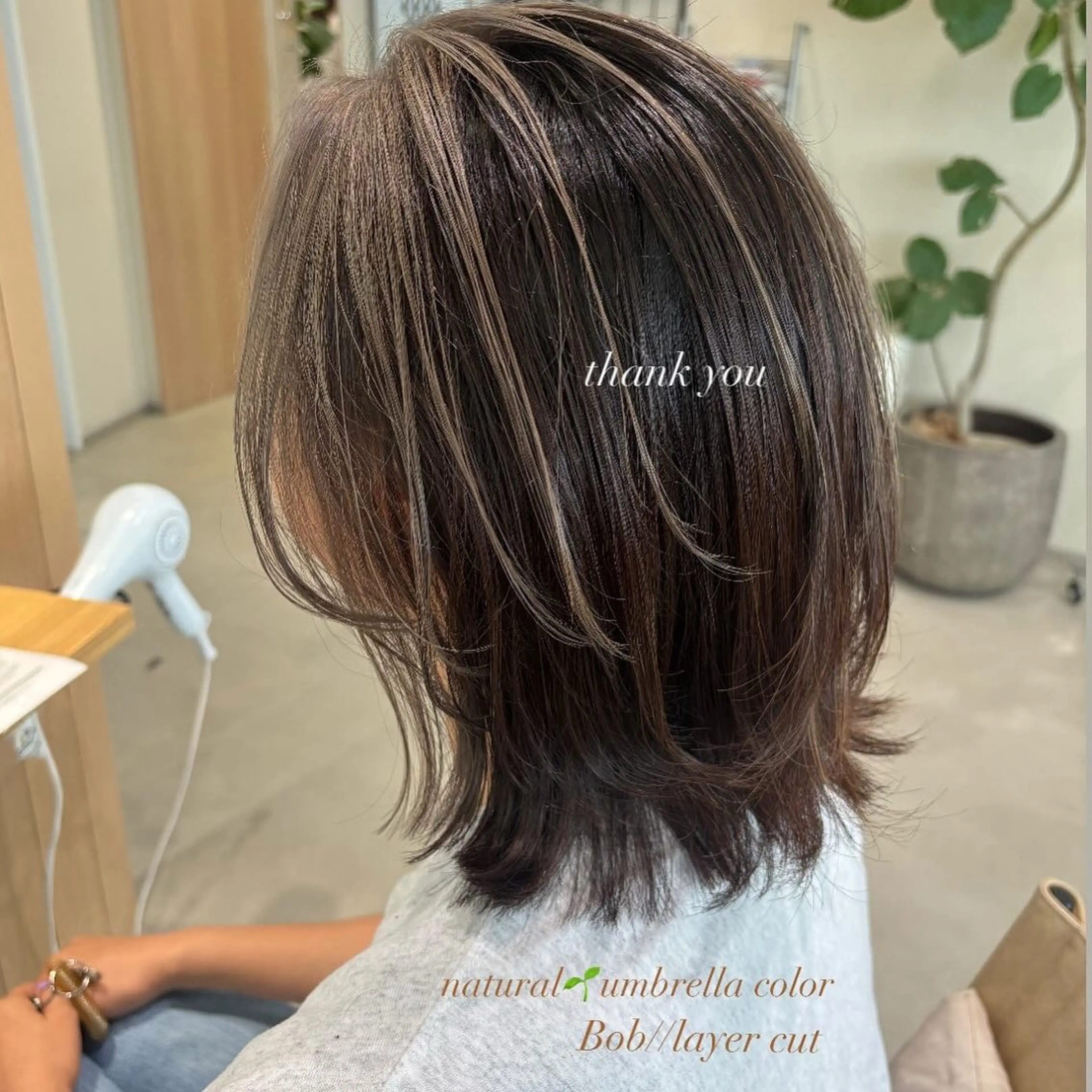 ミディアム Femme 鳳南町 多井　雪絵のヘアスタイル