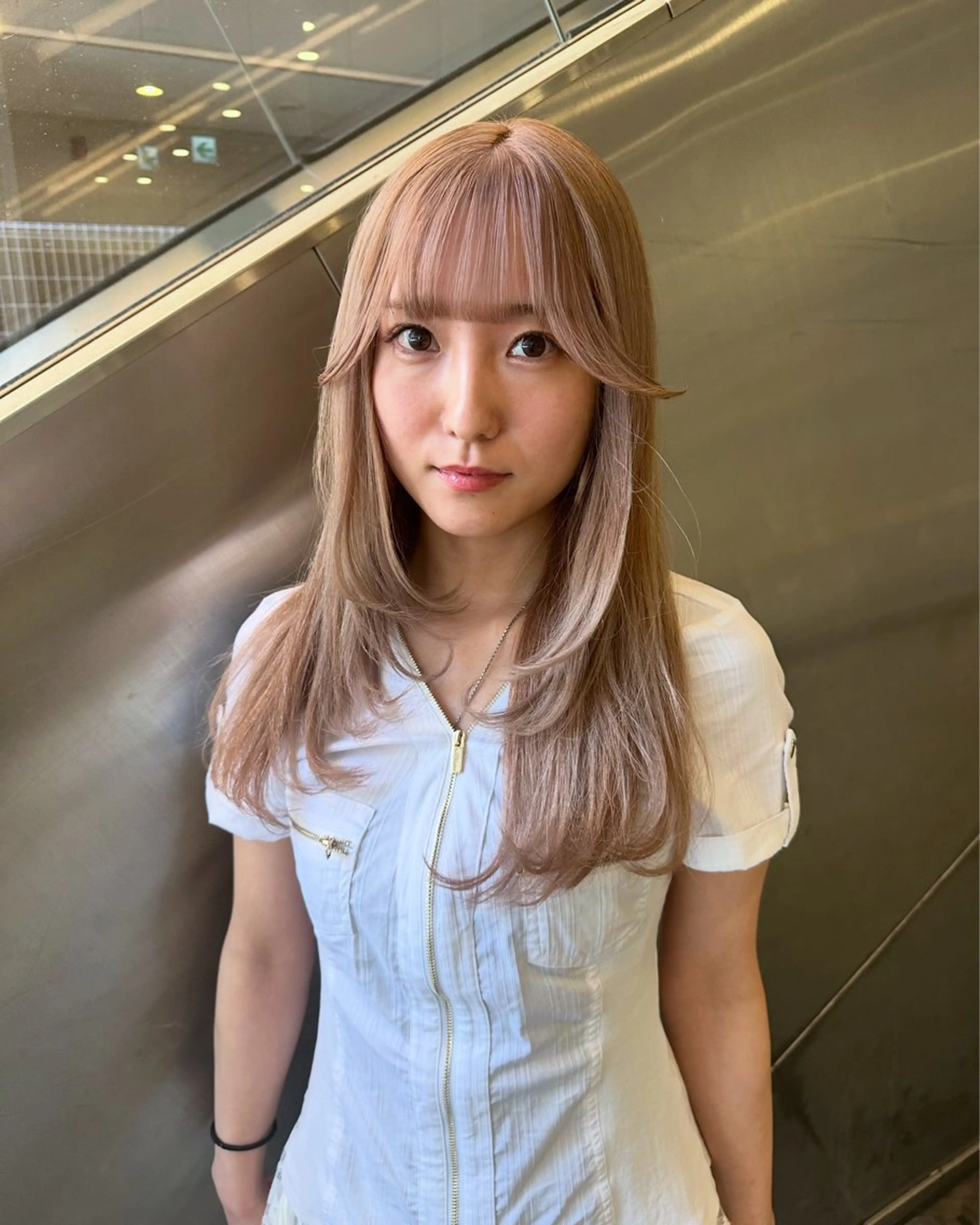 ロング カラー ヘアカラー トリートメント AYAKASA 暖色カラー/レイヤーのヘアスタイル