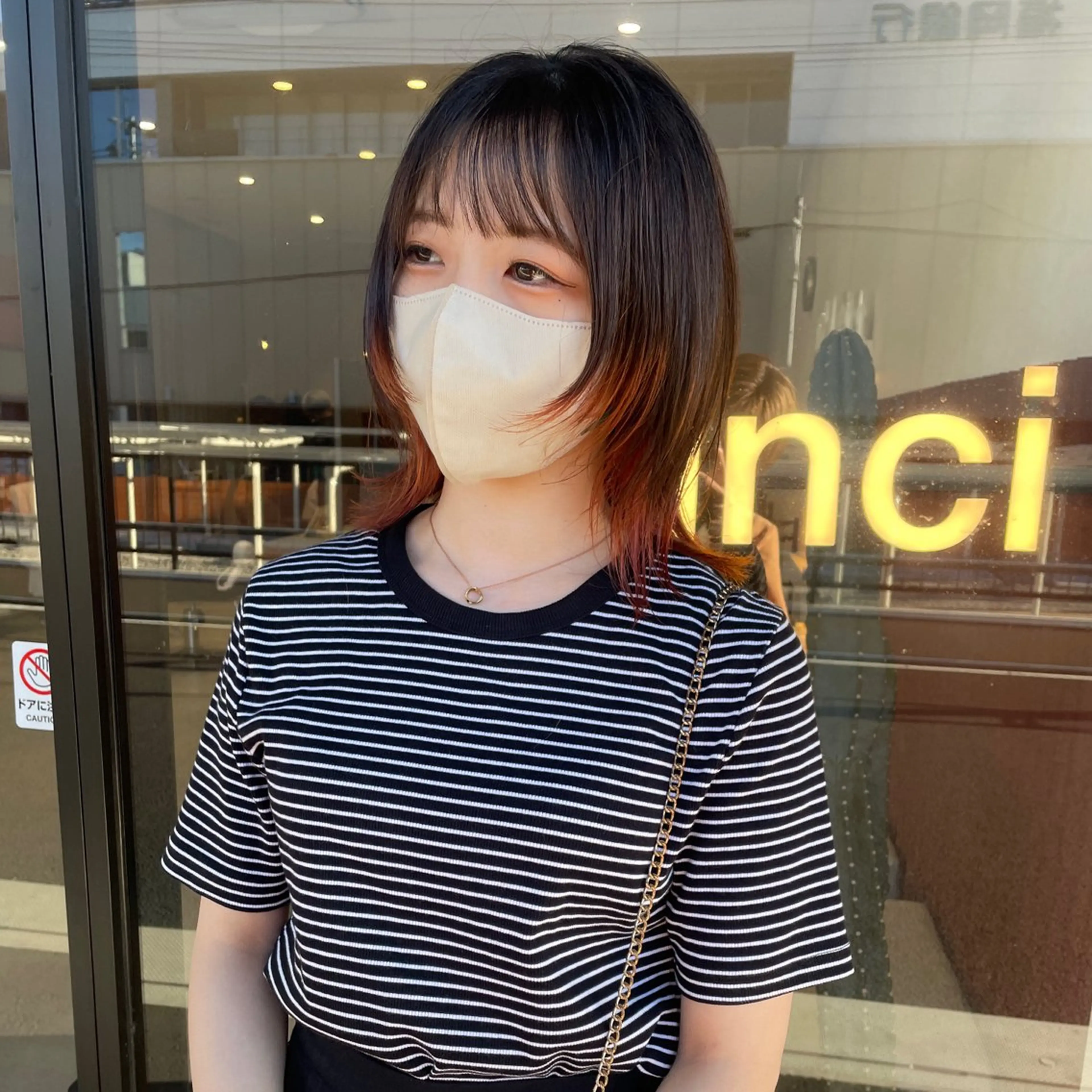 ミディアム カラー デザインカラー 顔まわりレイヤー レイヤーカット ウルフカット ウルフレイヤー ヘアカラー 北九州美容室 🕊️わかな✂︎のヘアスタイル