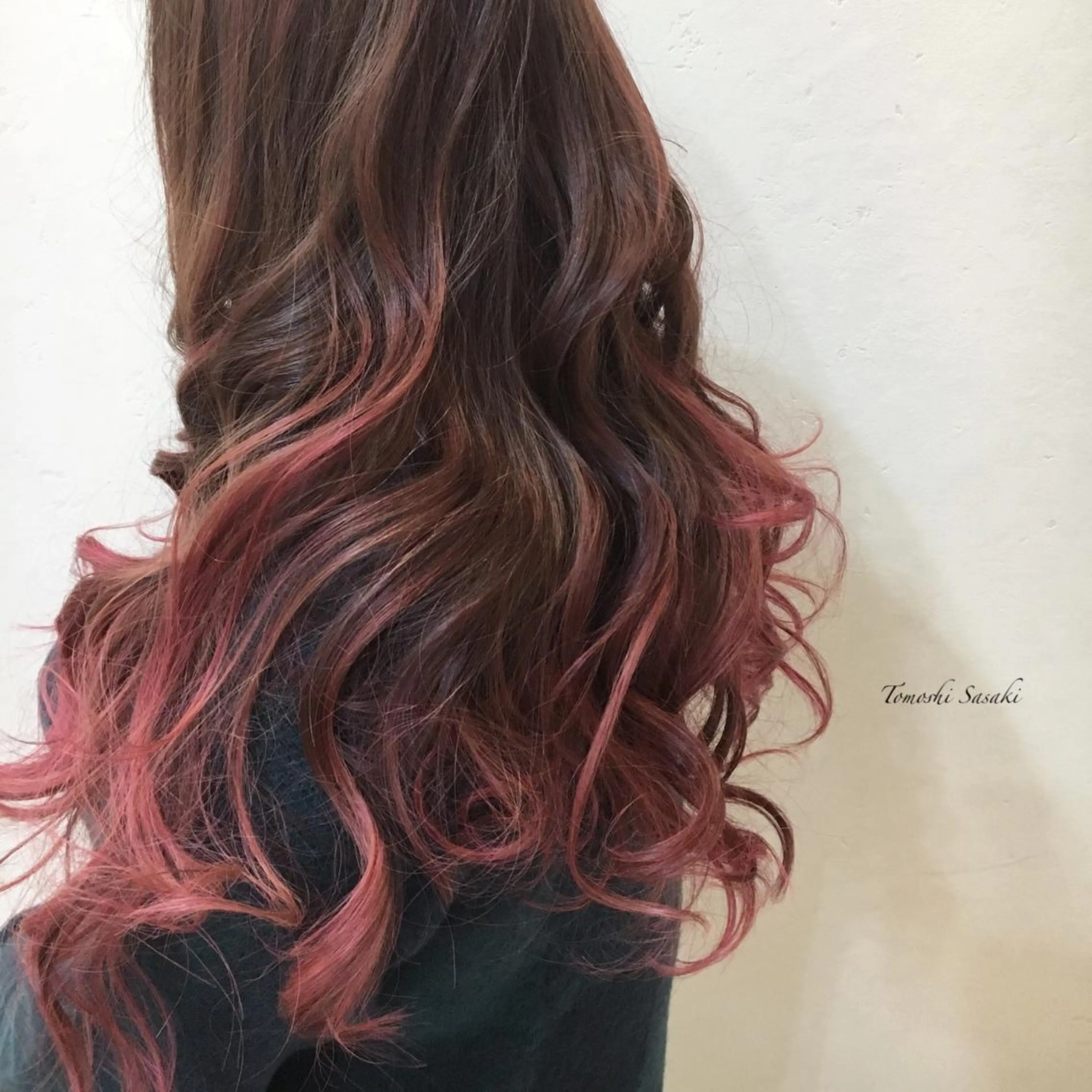 カラー バレイヤージュ ピンクカラー ササキ トモシのヘアスタイル