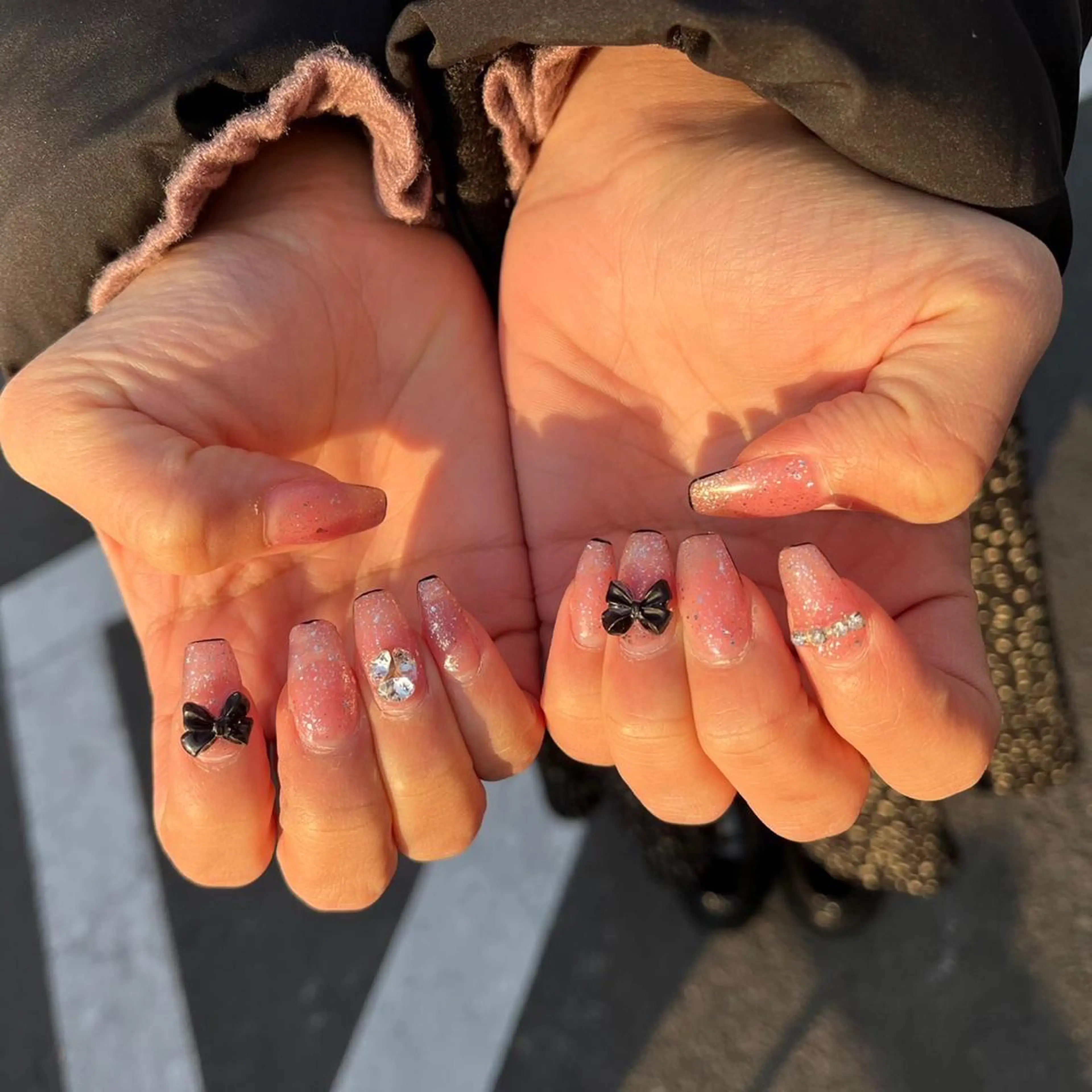 ネイル 𝐑𝐞𝐯𝐢𝐨 ___堺市西区のマツエク・マツパデザイン