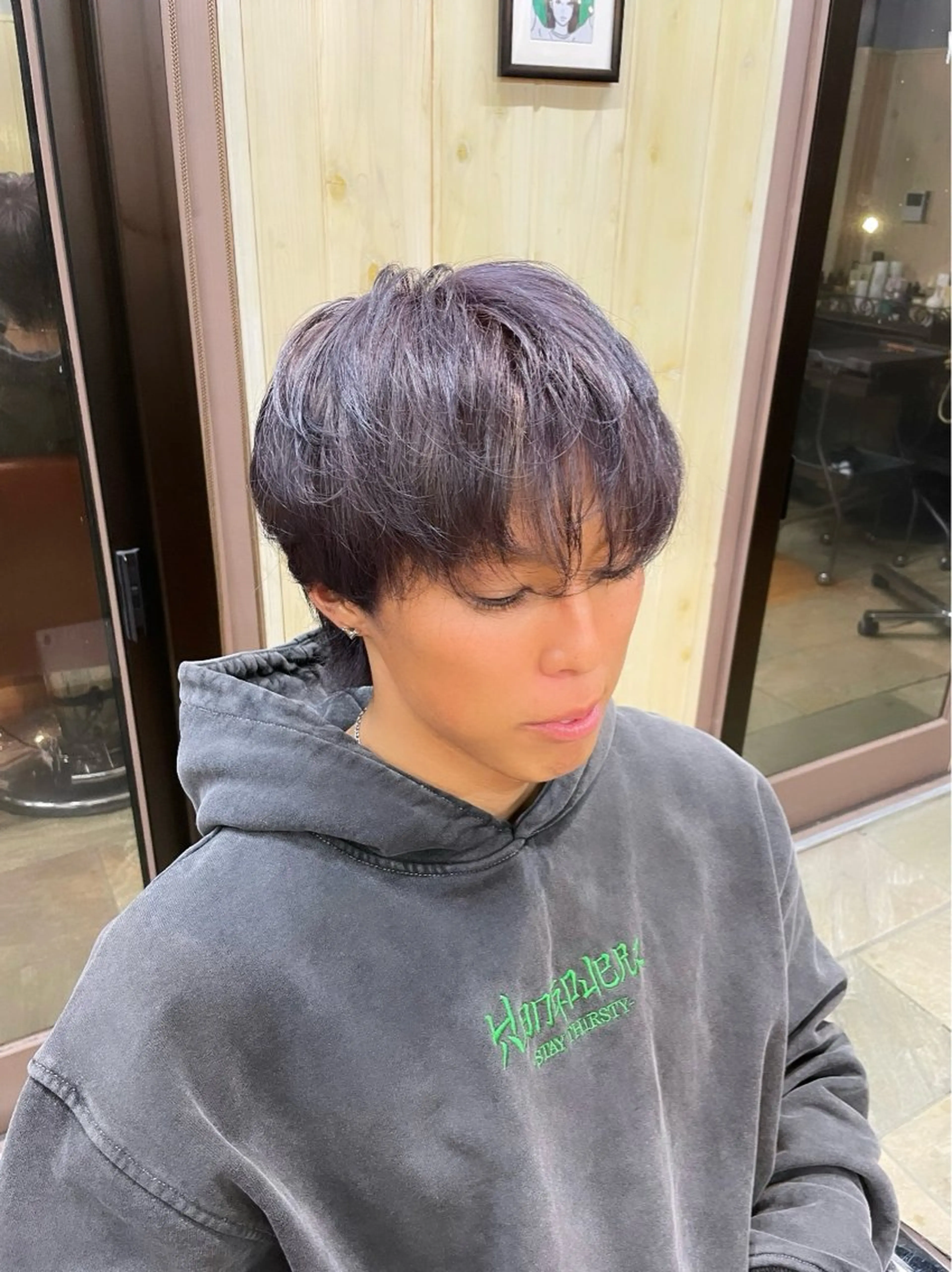 ショート カラー メンズ ブロンド グレージュ パープルカラー パープルグレージュ ayaka |トレンドヘアのヘアスタイル