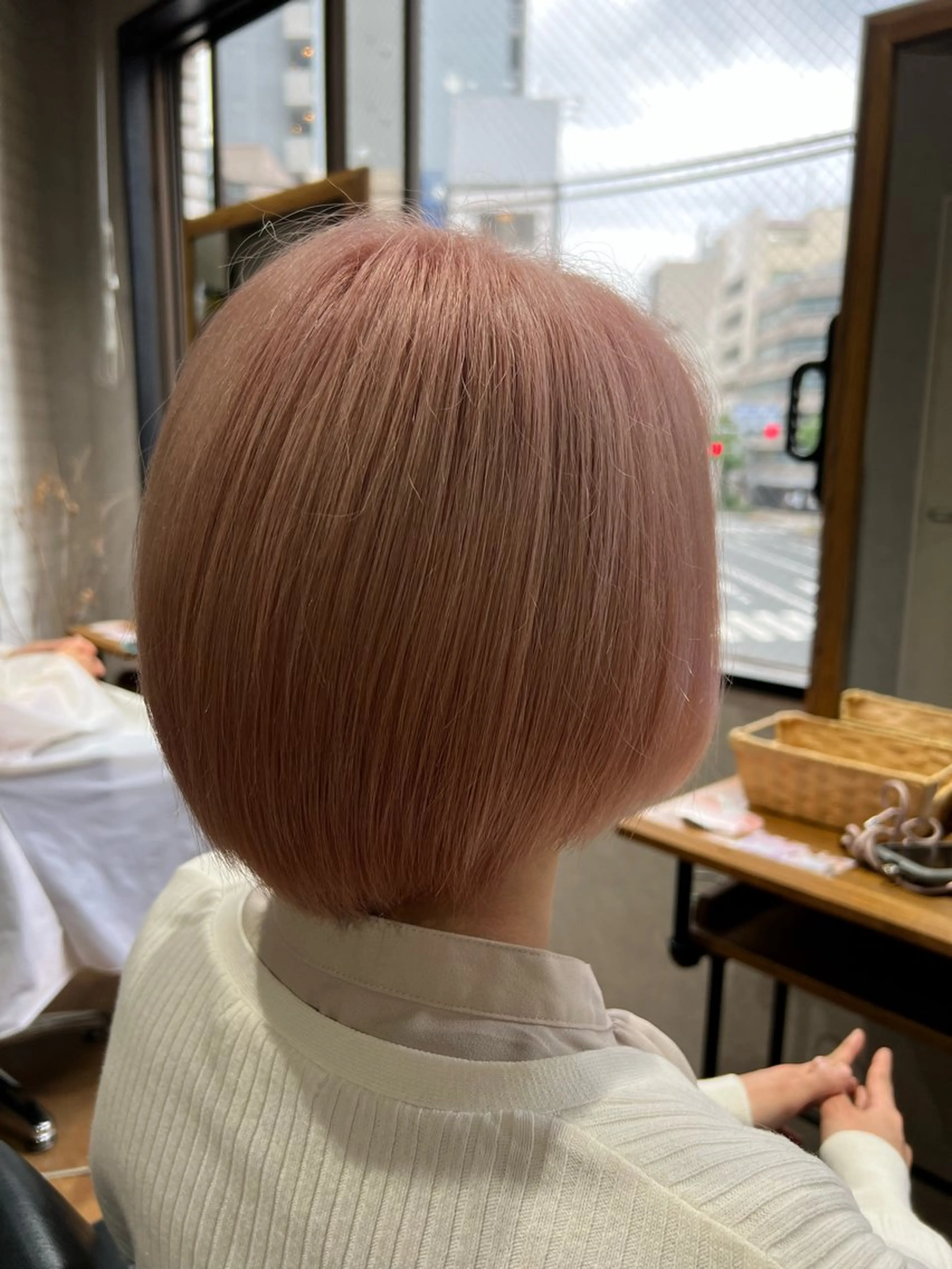 ショート カラー ベージュカラー ピンクカラー ピンクベージュ ボブ カット トリートメント ✨ハイトーン カラー福岡拓也✨のヘアスタイル