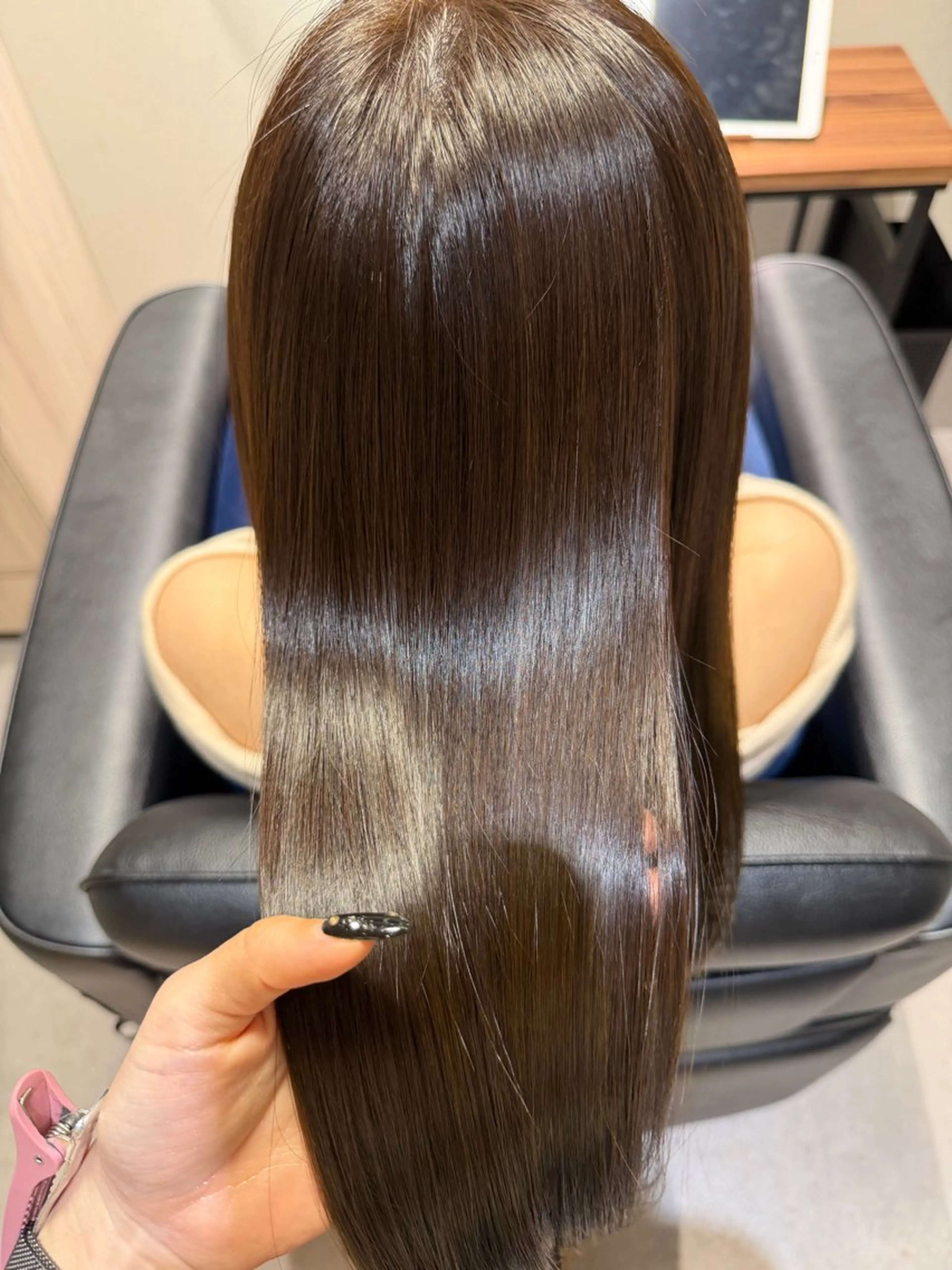 ロング カット ヘアカラー トリートメント NAVY 橋本心 縮毛矯正のヘアスタイル