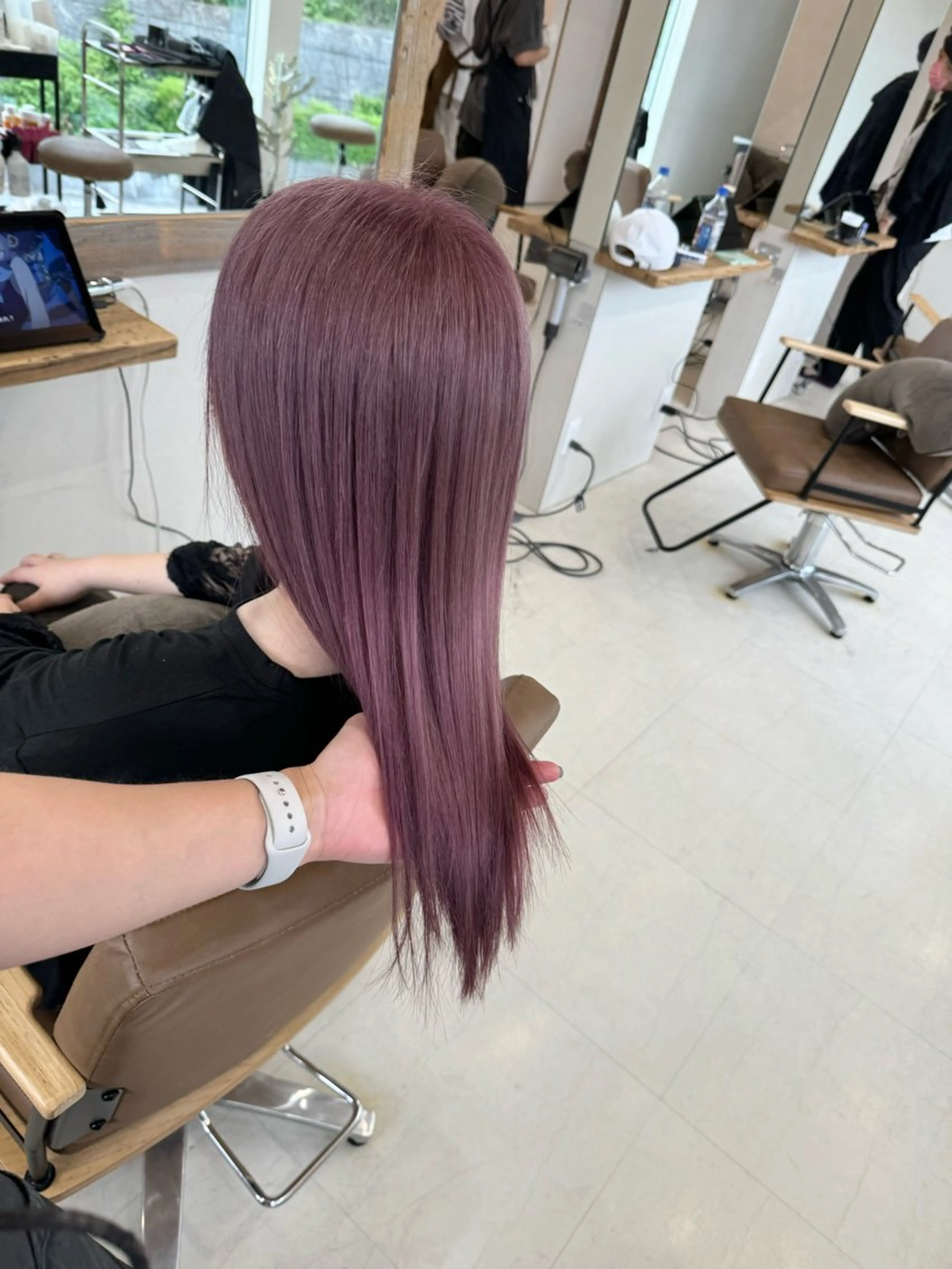 セミロング ヘアカラー 鈴木 妃帆未のヘアスタイル