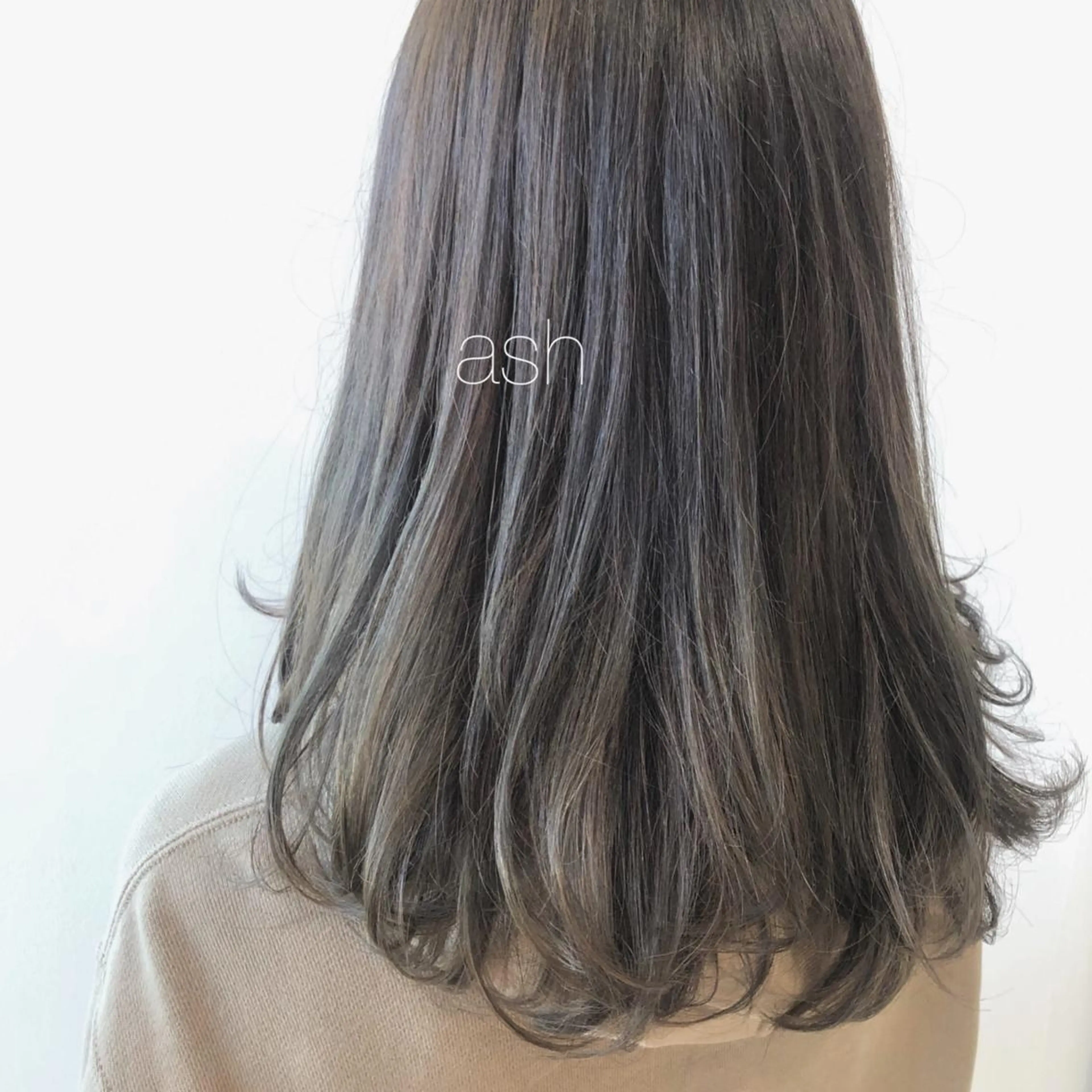 ロング カラー アッシュ ヤマモト マイのヘアスタイル