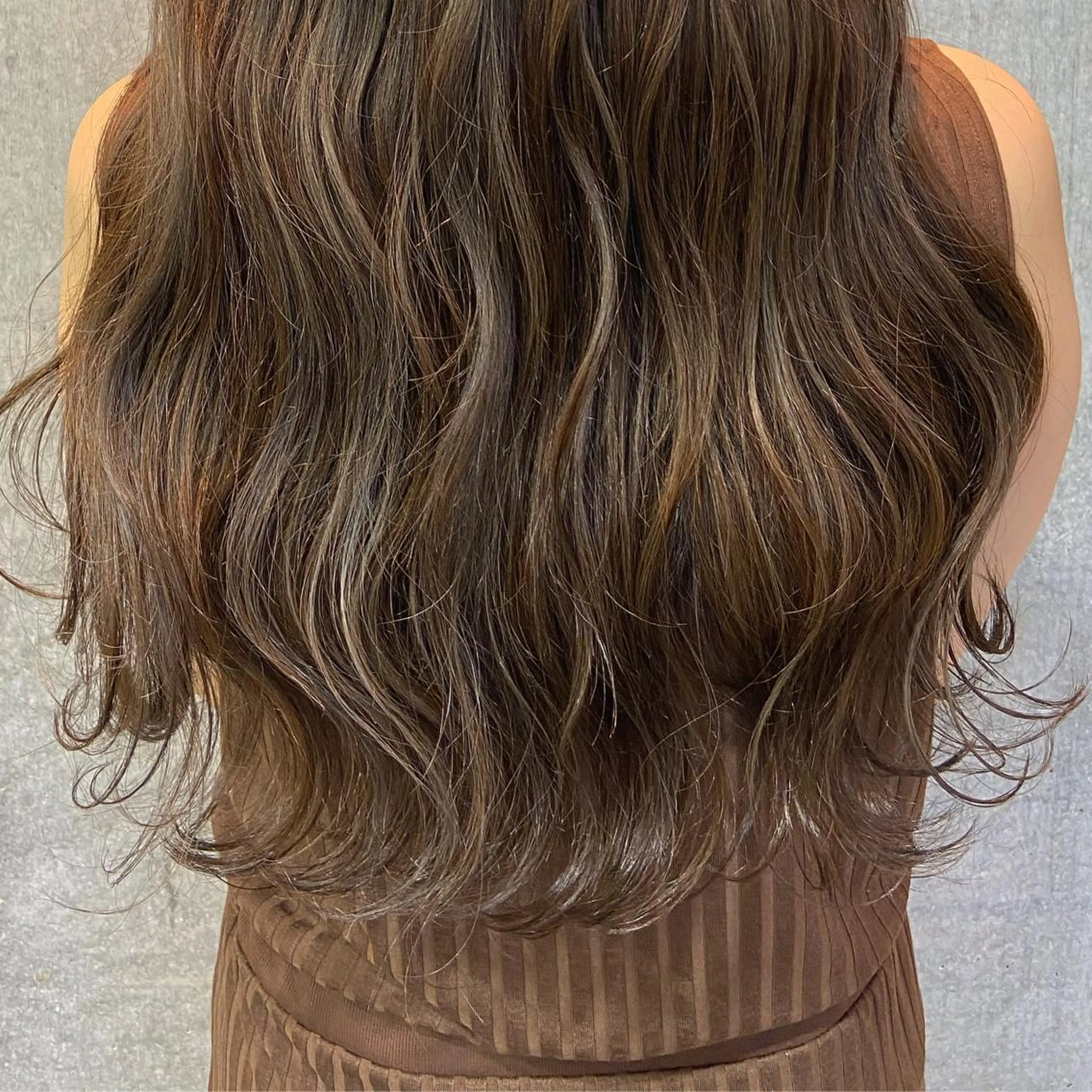 ロング ハイライト 暗髪/艶髪/Ono .のヘアスタイル