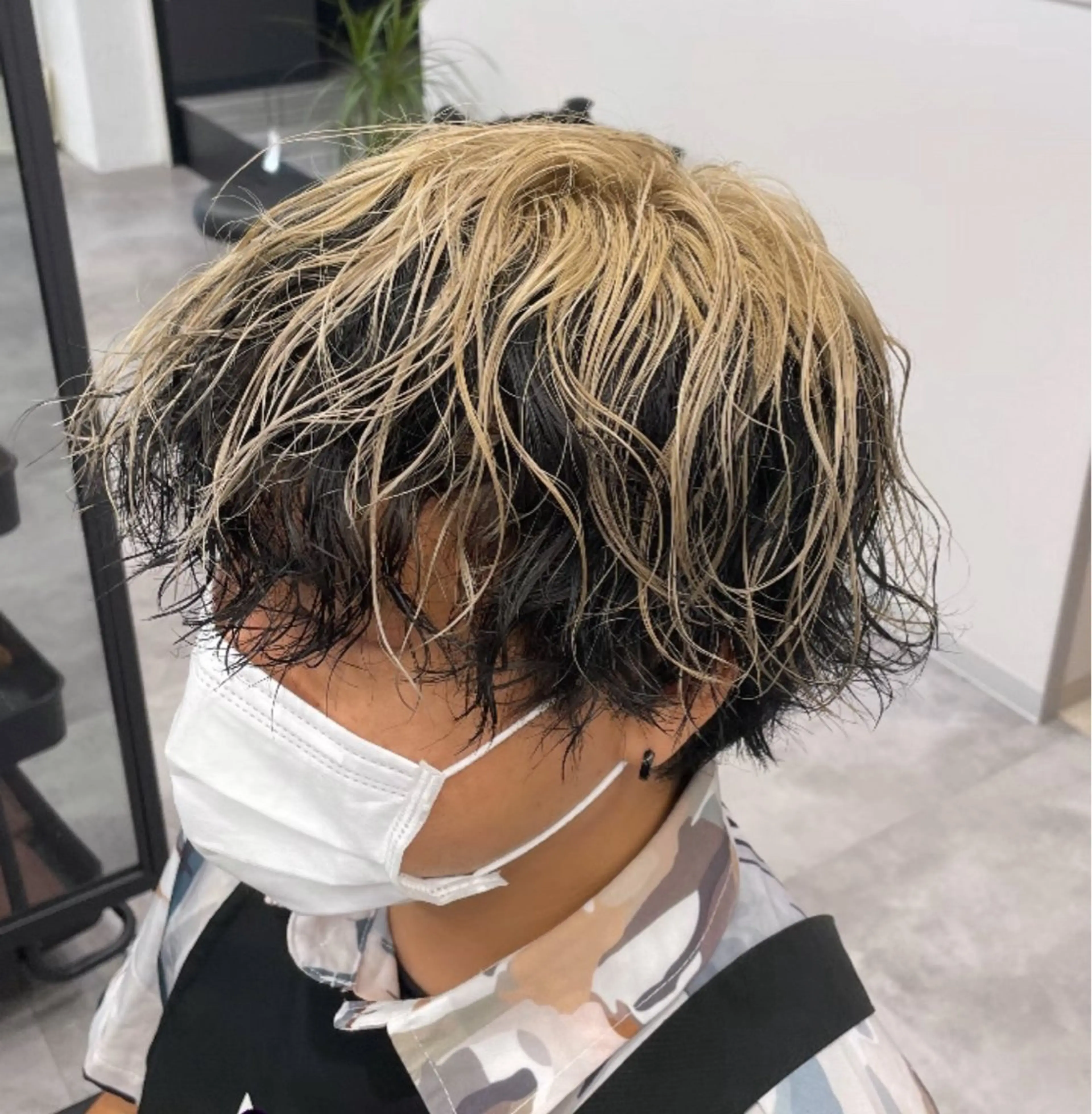 カラー メンズ ヘアカラー COCO .のヘアスタイル