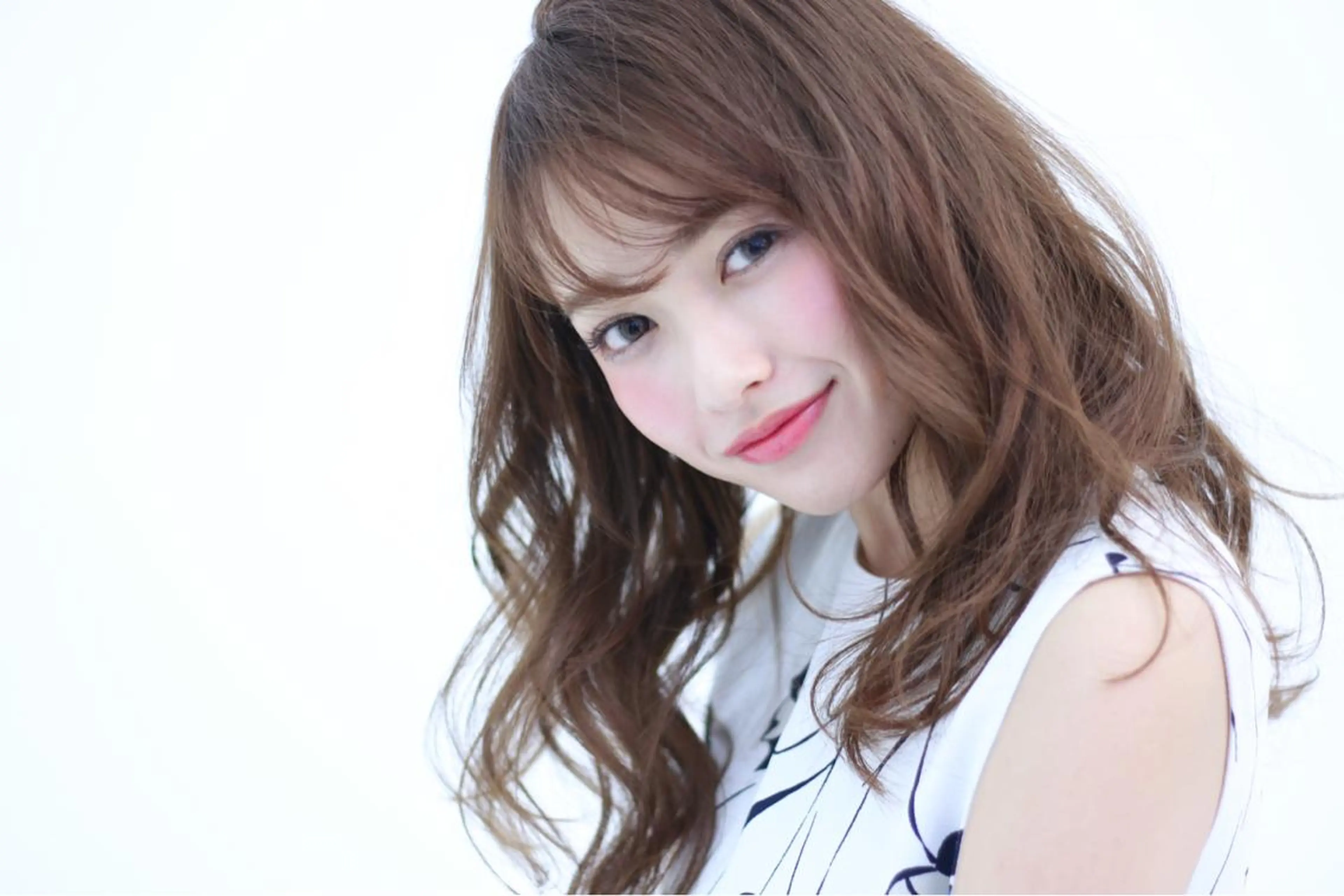 セミロング カラー 透明感カラー メンズカット特化柏駅 徒歩3分LOUのヘアスタイル