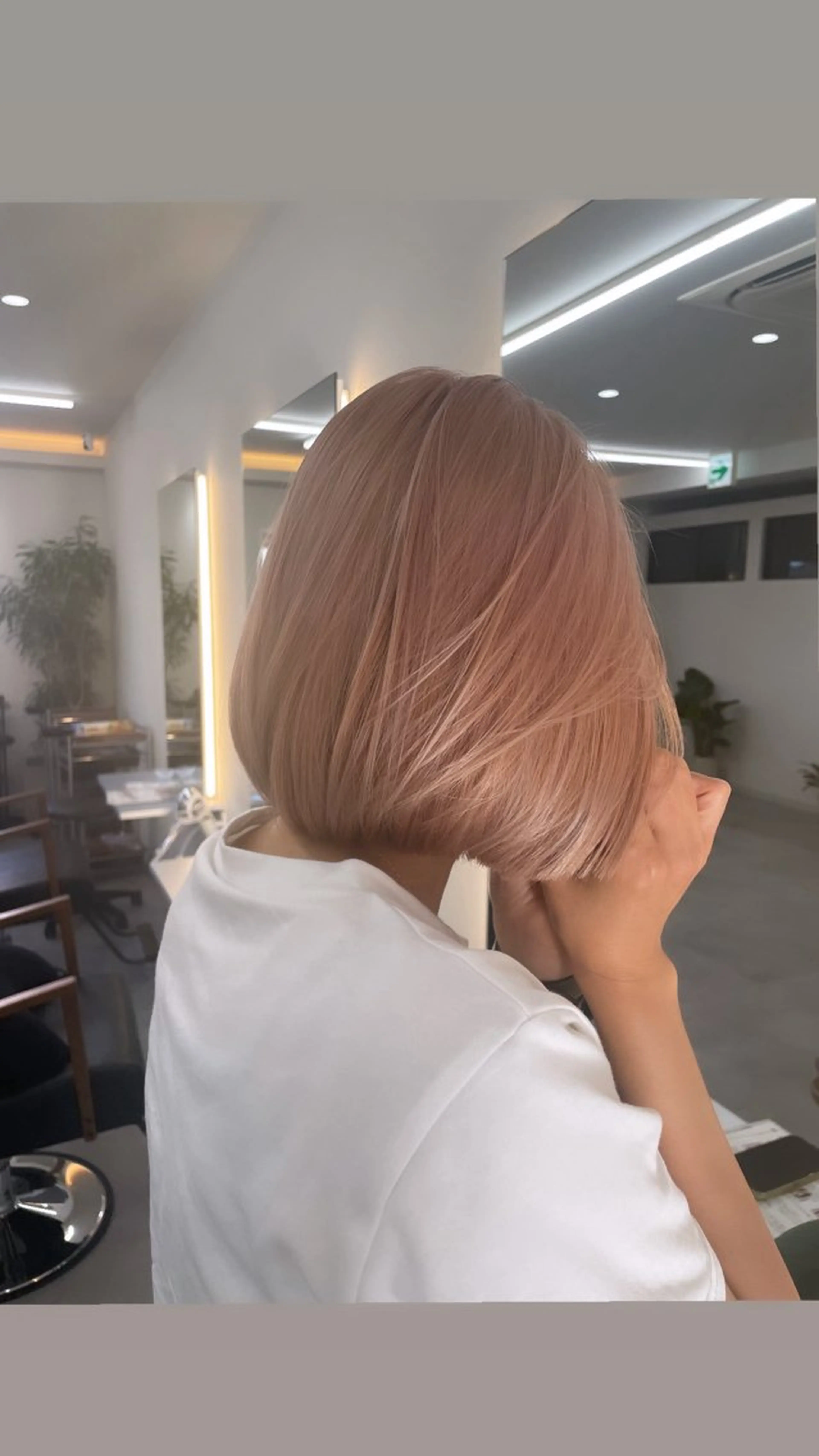 ショート カラー アッシュ バレイヤージュ ベージュカラー ブリーチ ダブルカラー RIENS♡xrea 山本優舞のヘアスタイル