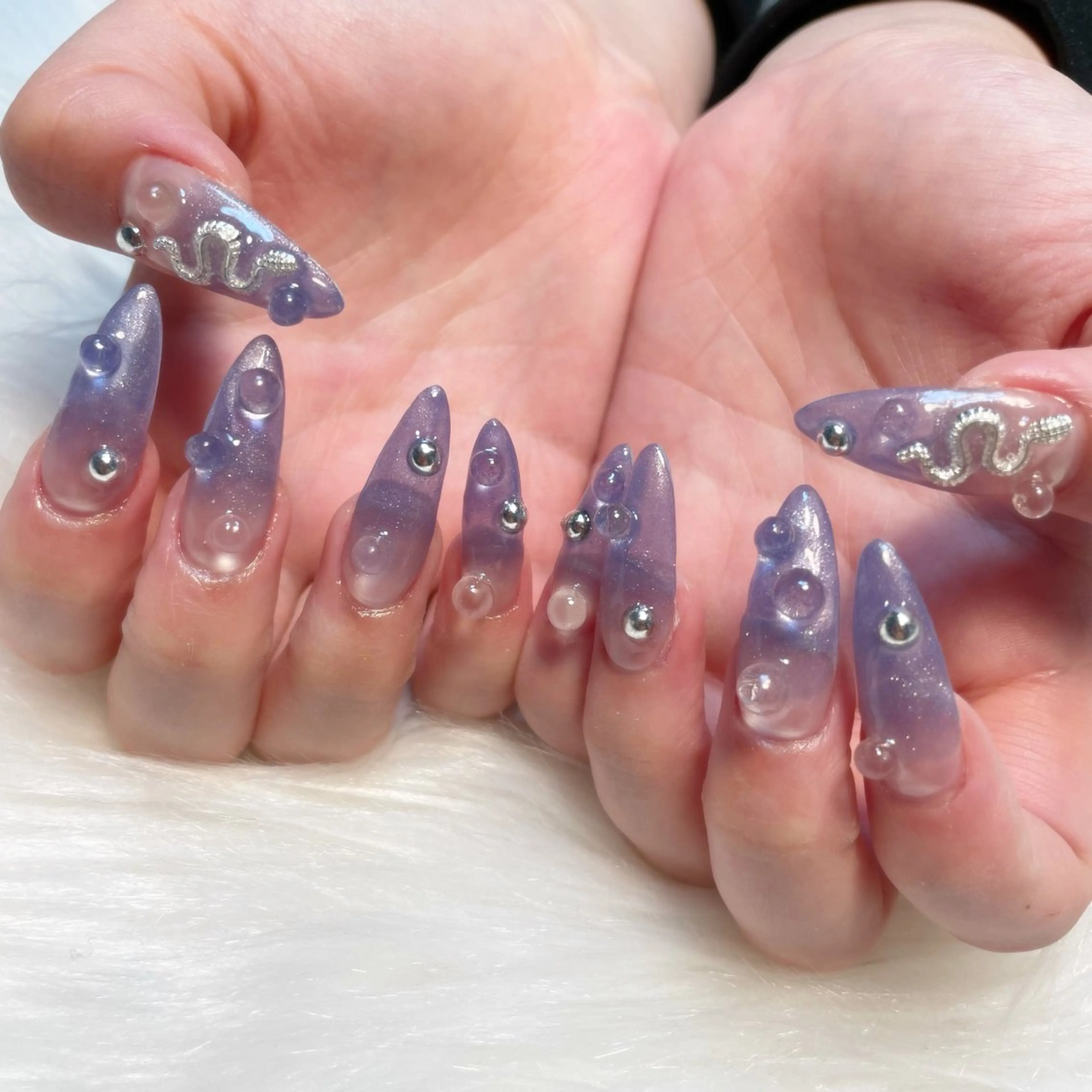 ネイル ハンドネイル ゴテゴテ💙ワンホン リオナのネイルデザイン