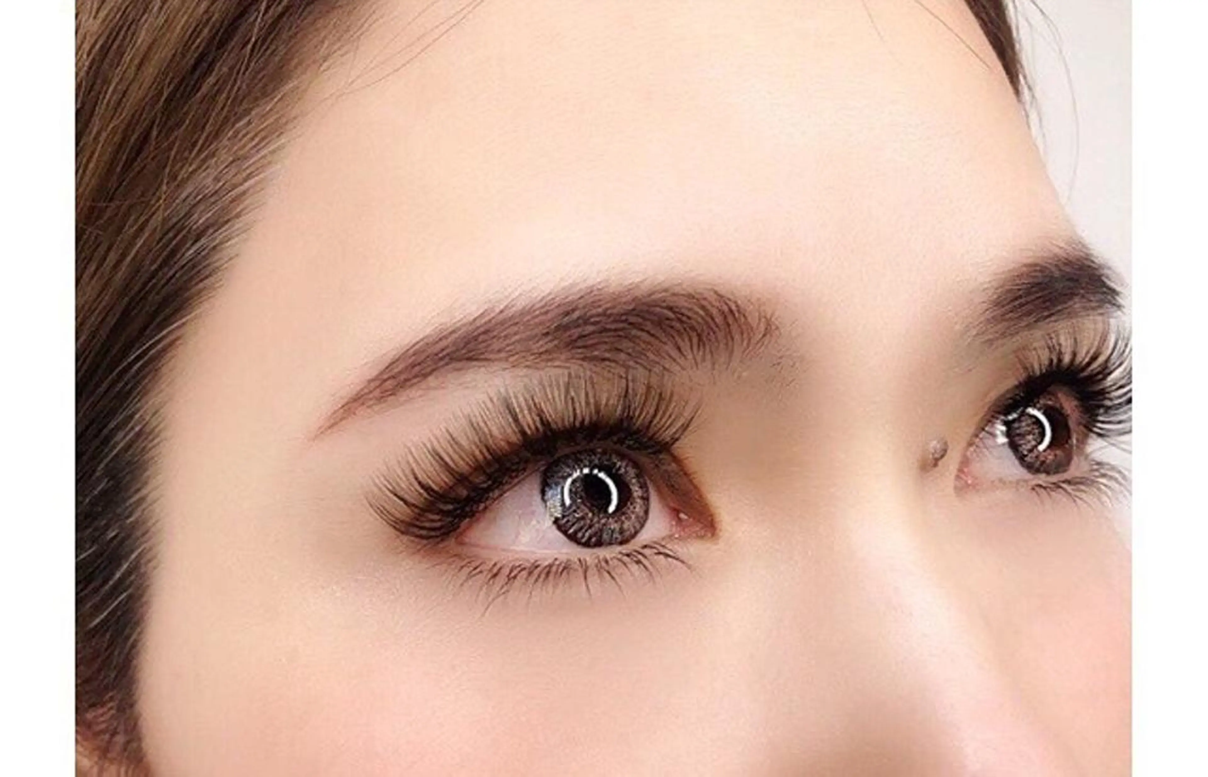 【学割U24】持ちの良さ◎LEDフラットラッシュ100本4950円の写真