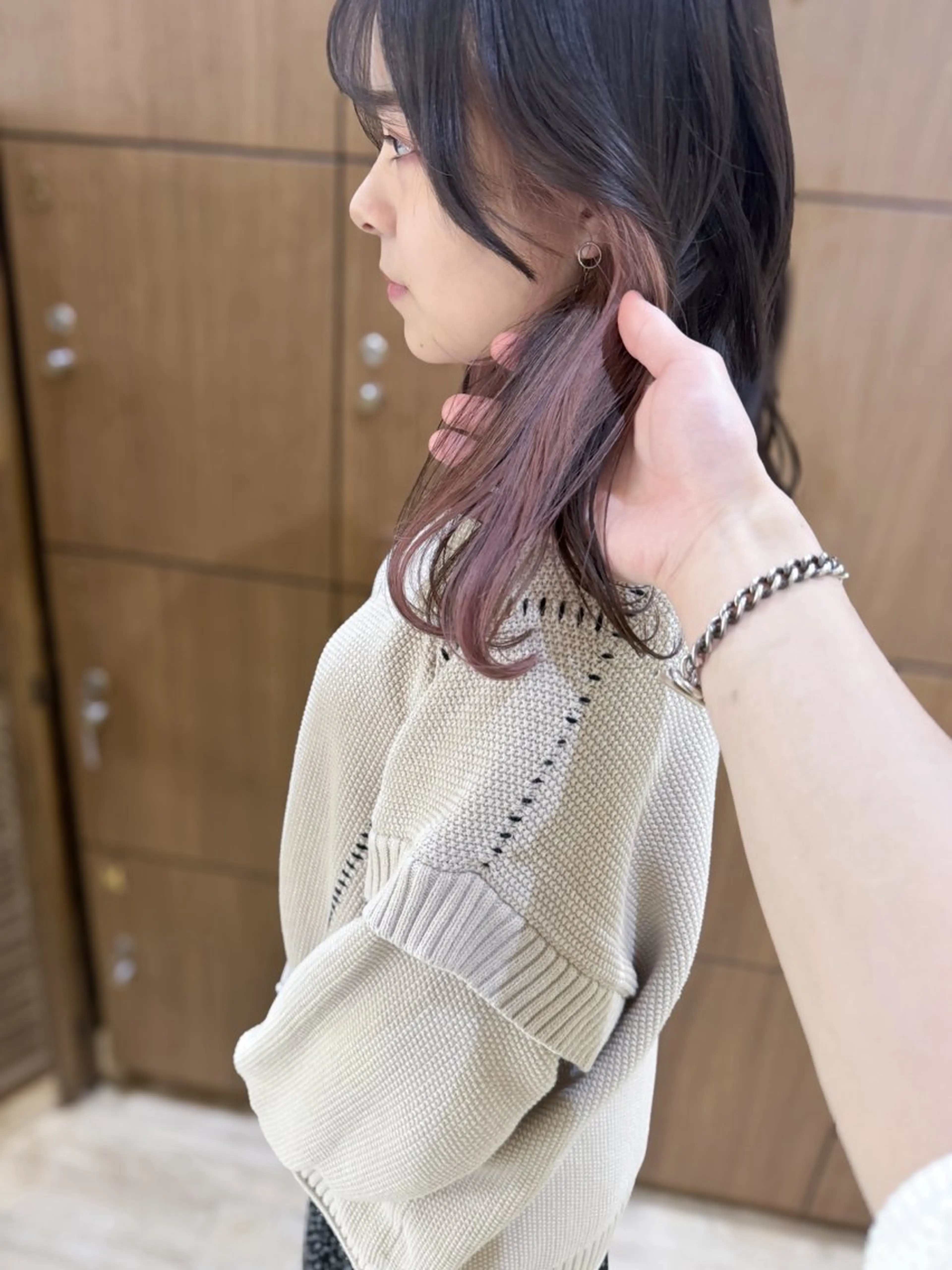 巻いてもストレートでも可愛いインナーカラー💚の写真