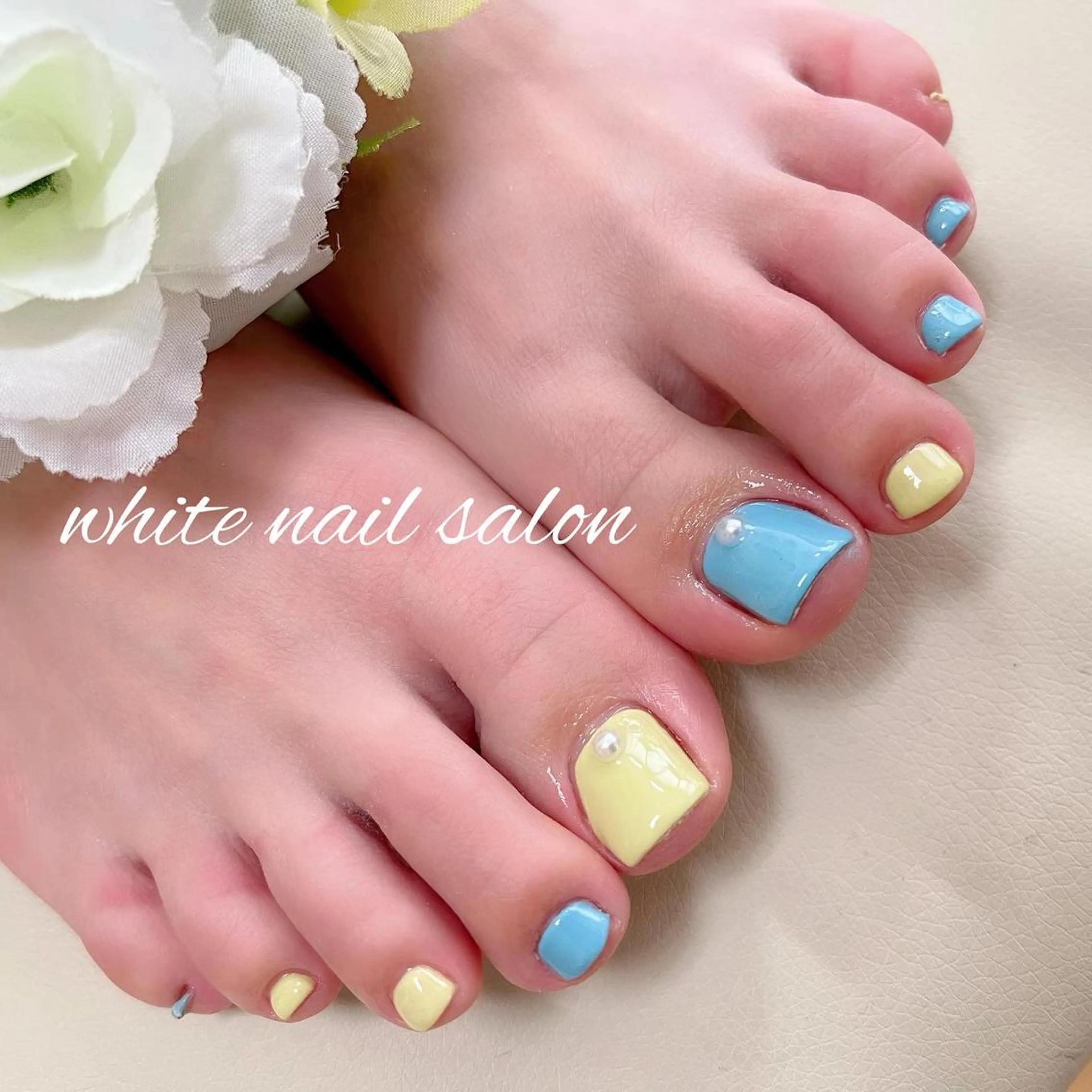 ネイル アートネイル ジェルネイル ハードジェル ラメ(グリッター) 持ち込み フットネイル white nail salonのネイルデザイン