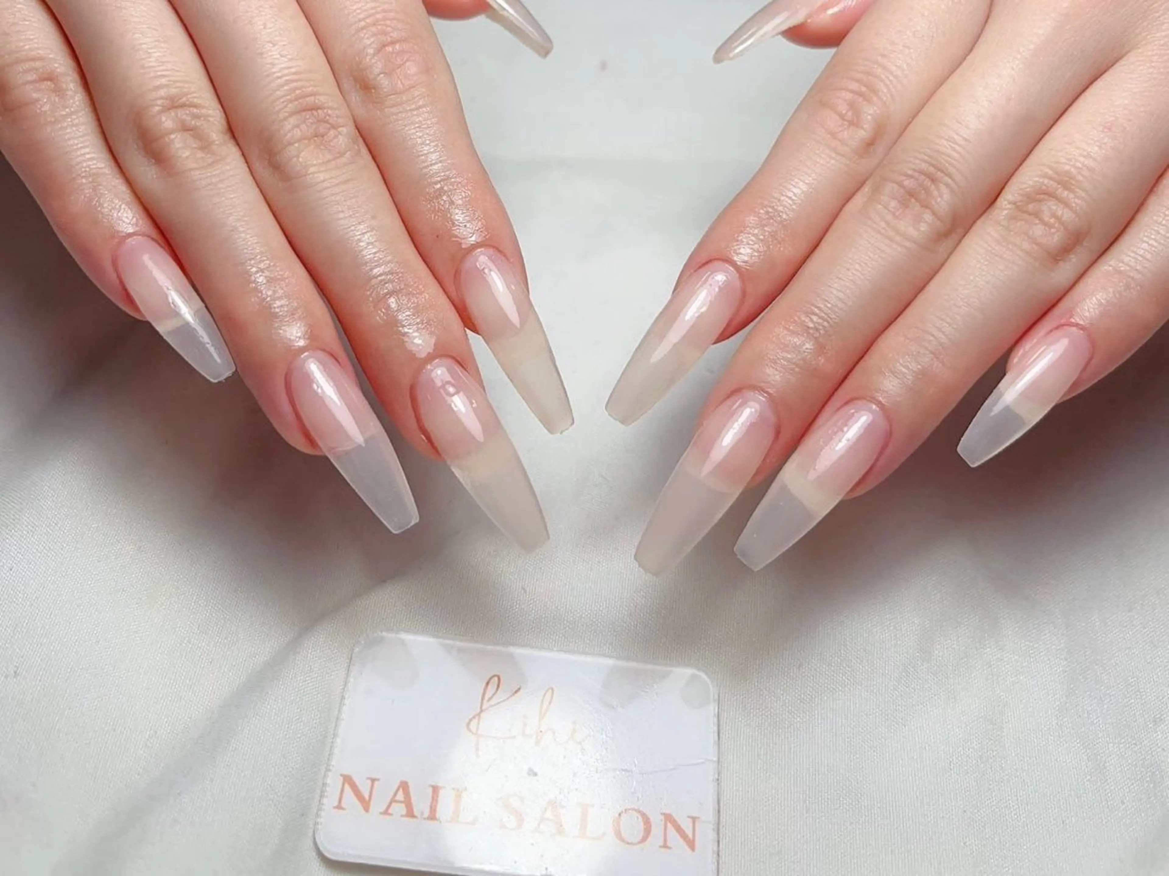 ネイル アートネイル フレンチネイル ジェルネイル グラデーション 韓国ネイル ハンドネイル ハンドケア さくら💮💮 【オフ無料】のネイルデザイン