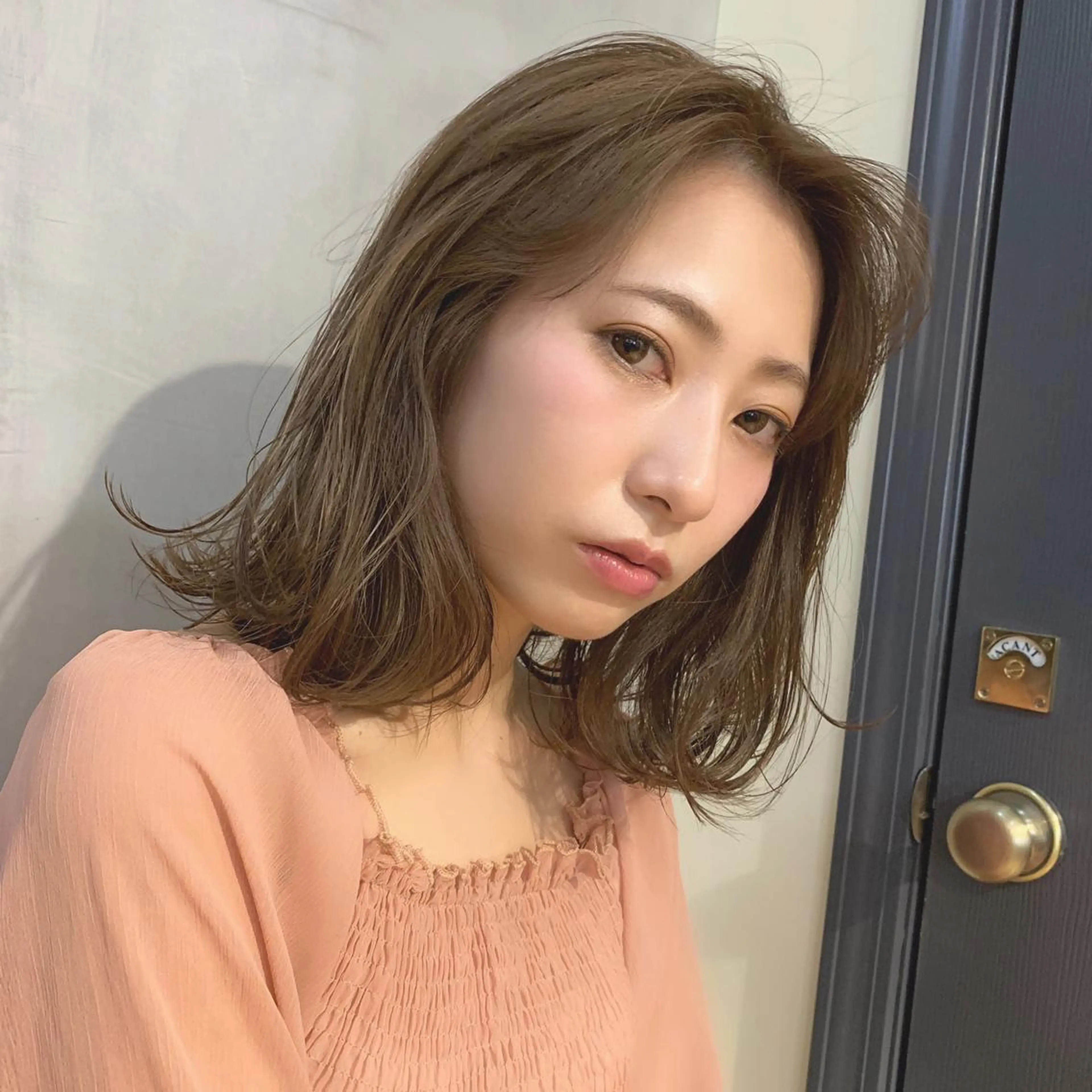 ショート カラー ブリーチ 卒業式のヘアスタイル 薬院:今泉/上川美幸 小顔ボブ/暗髪カラーのヘアスタイル