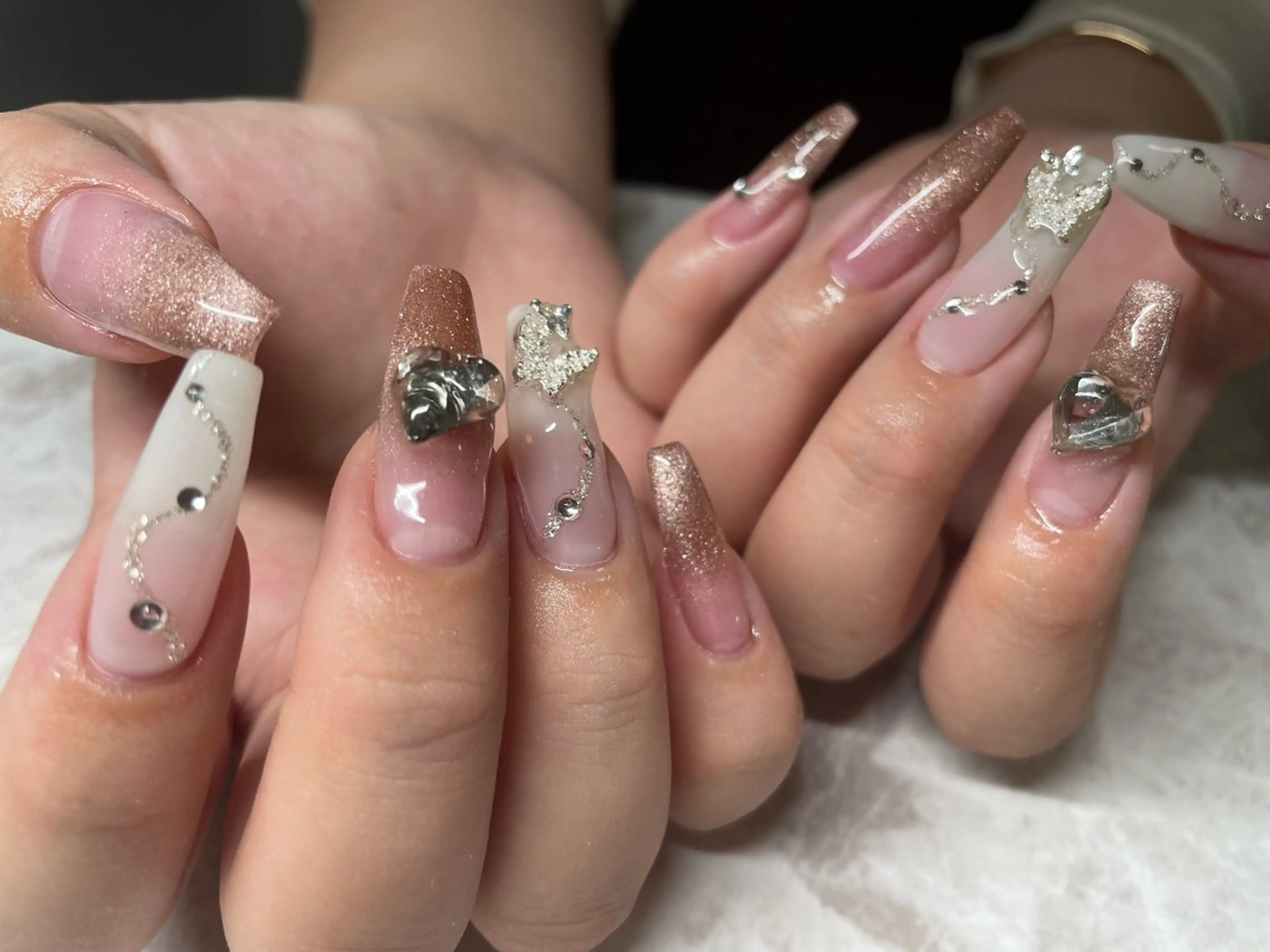 ネイル ハンドネイル Roi〈ロワ〉 Minakoのネイルデザイン