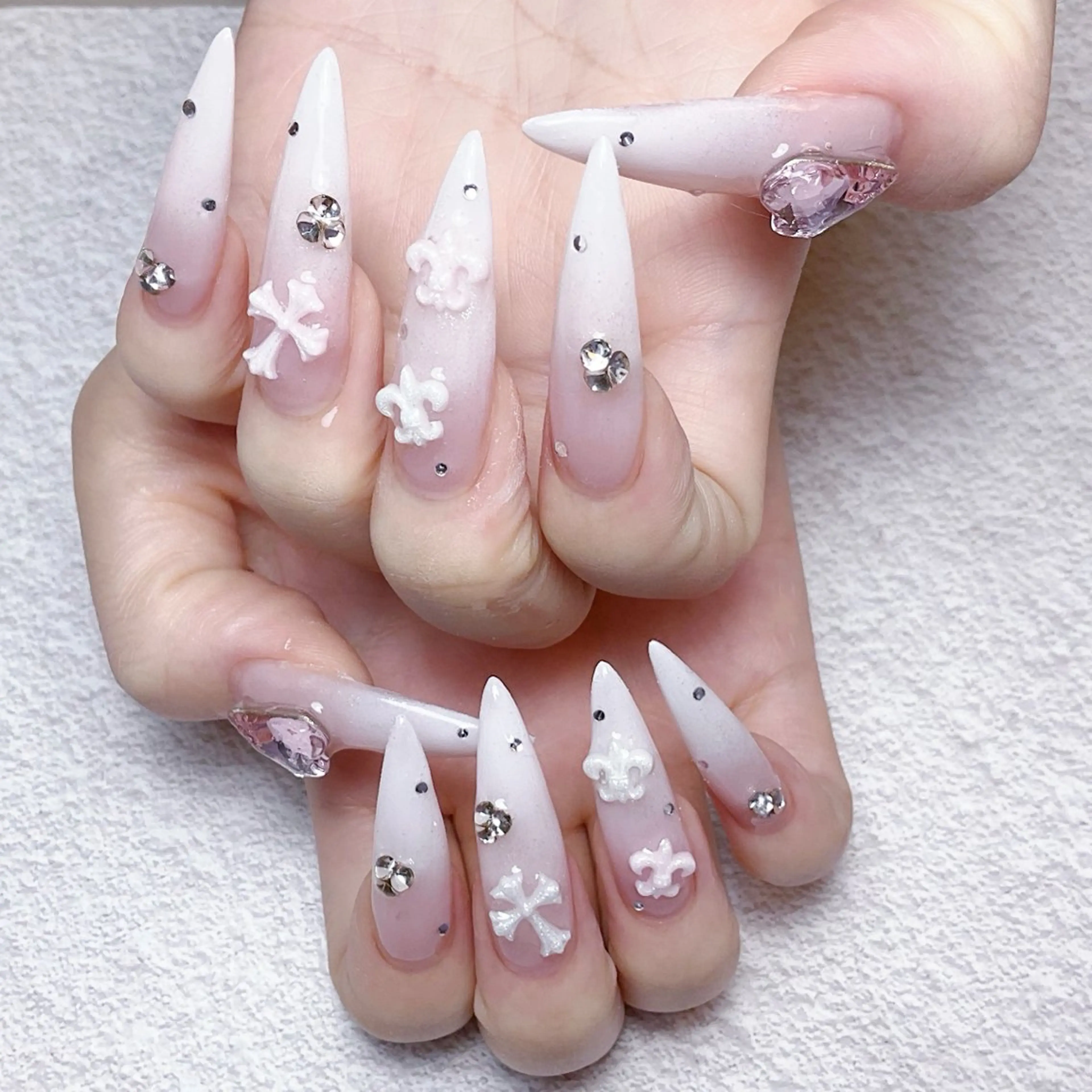 ネイル ハンドネイル 🌈Yun nail hyejin💋のネイルデザイン