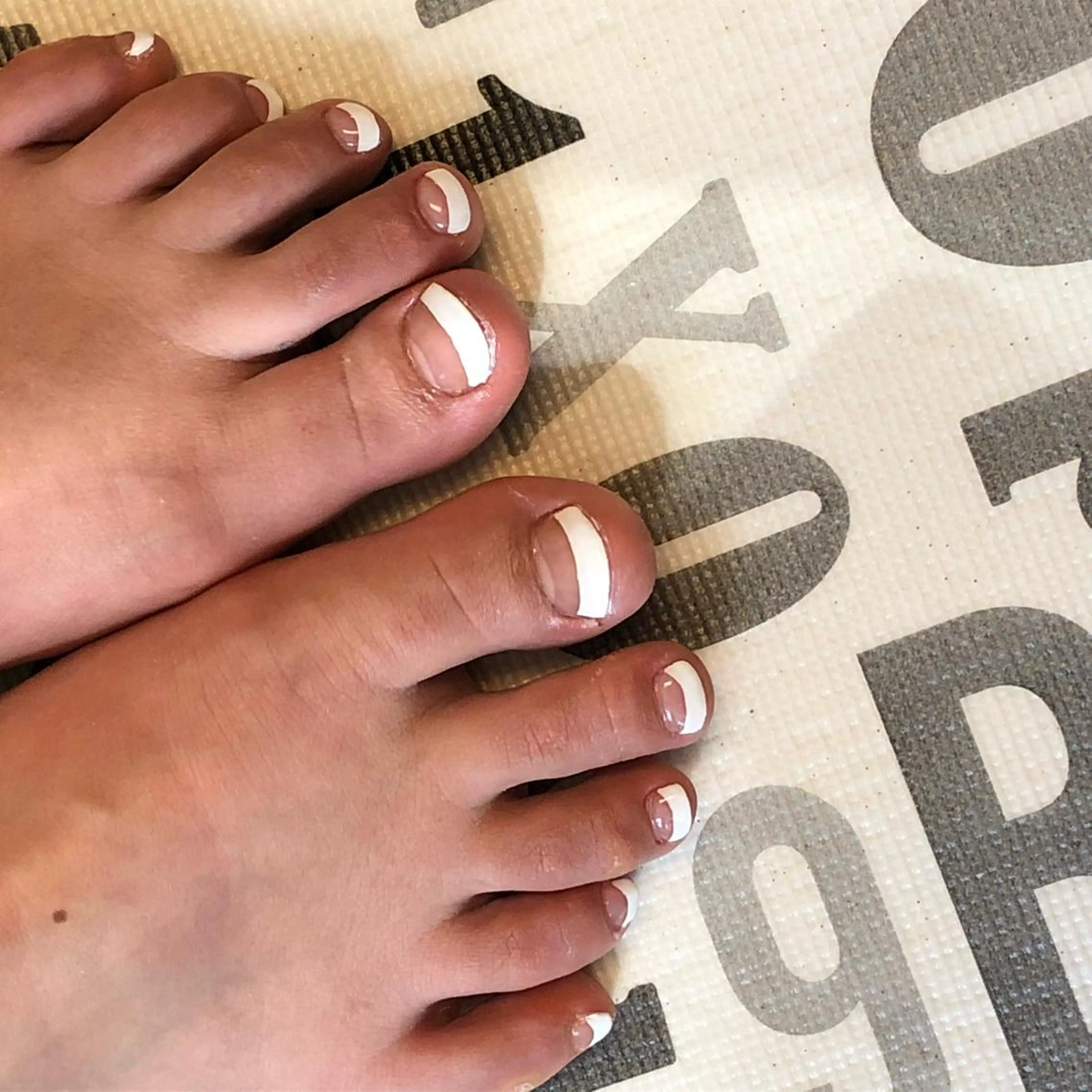 ネイル フットネイル フレンチネイル KIREIE NAILSのネイルデザイン