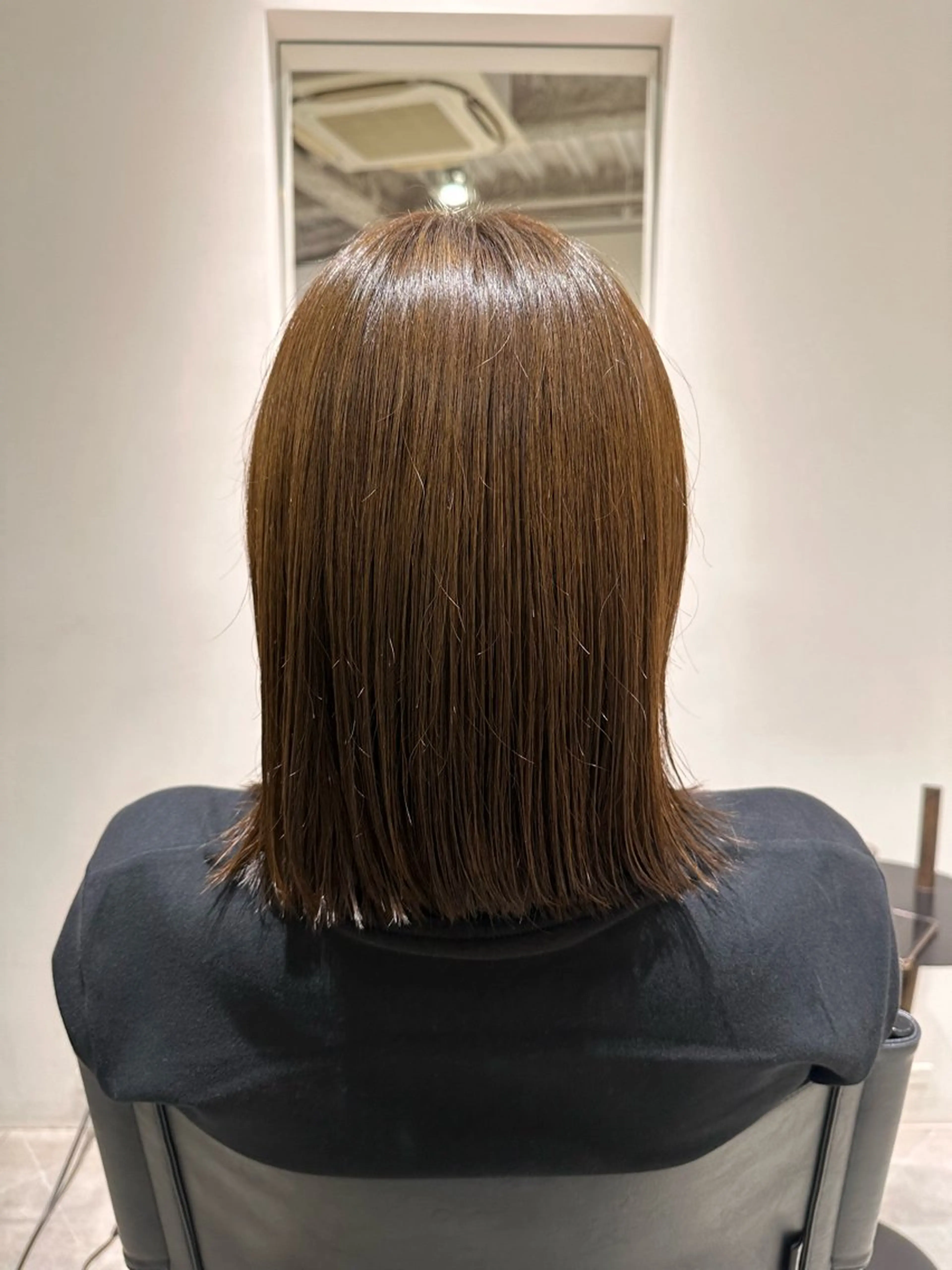 ミディアム カラー ミディアムパーマ 透明感カラー 髪質改善 レイヤーカット カット ヘアカラー トリートメント 松岡 陸弥のヘアスタイル